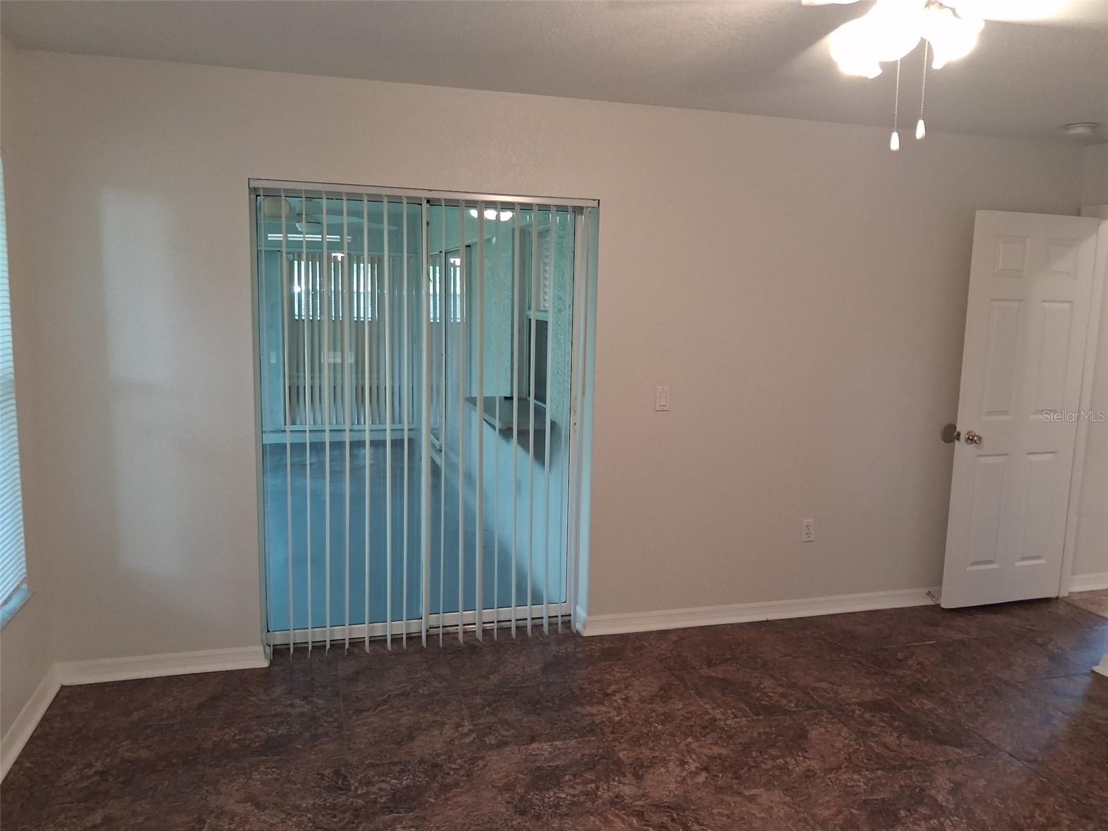 2420 Dumont Ln Property Photo 8