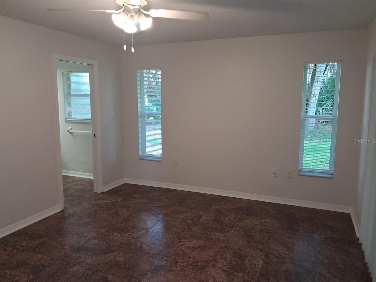 2420 Dumont Ln Property Photo 9