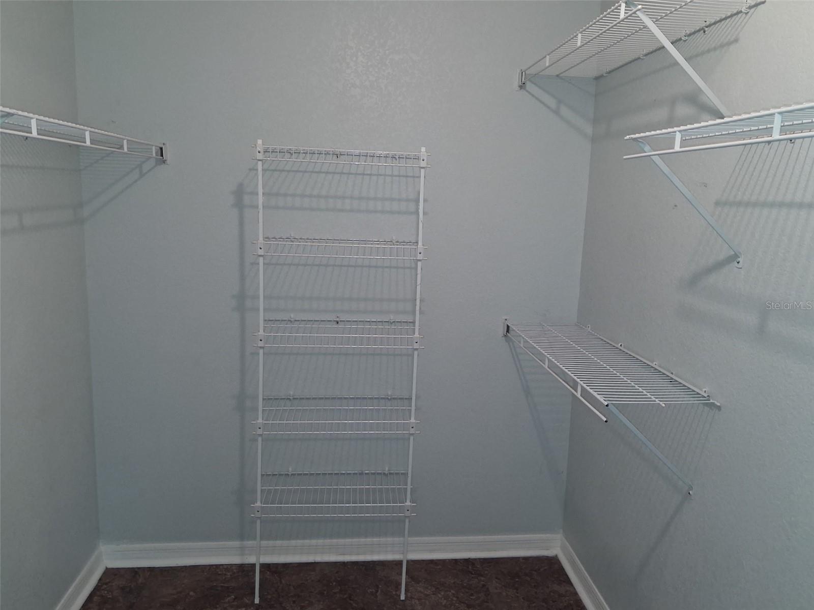 2420 Dumont Ln Property Photo 10