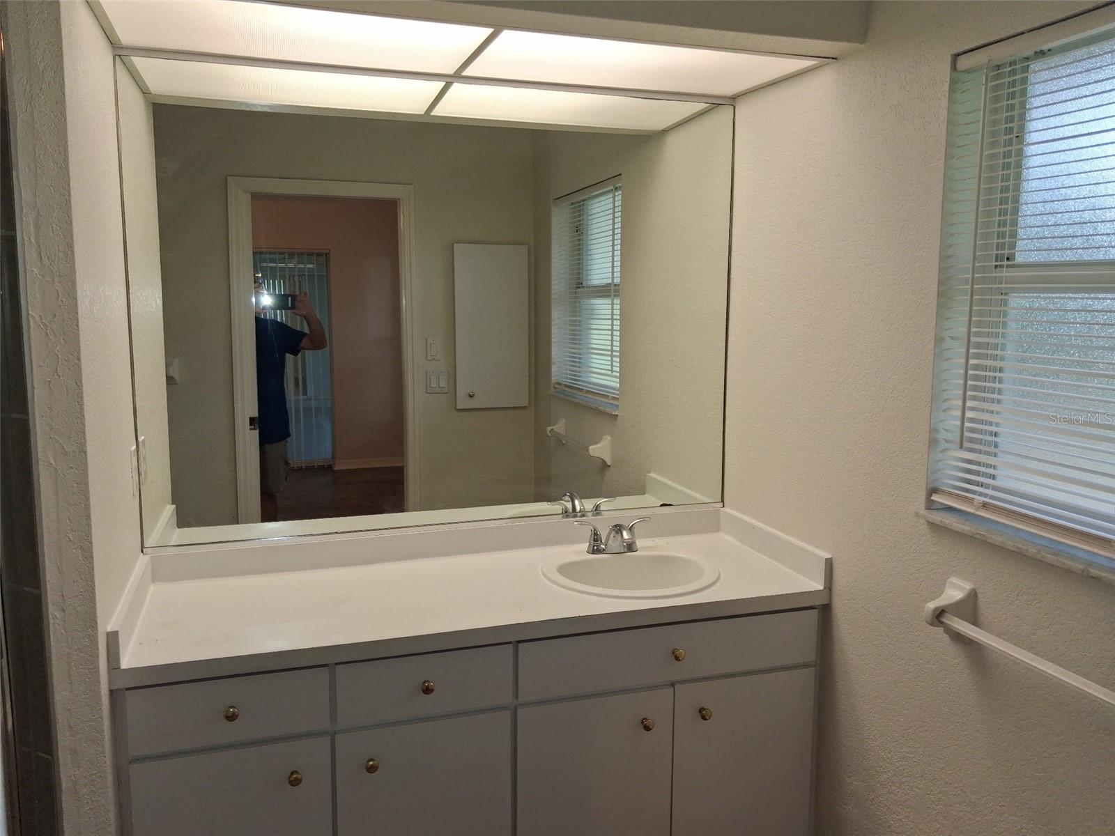 2420 Dumont Ln Property Photo 12