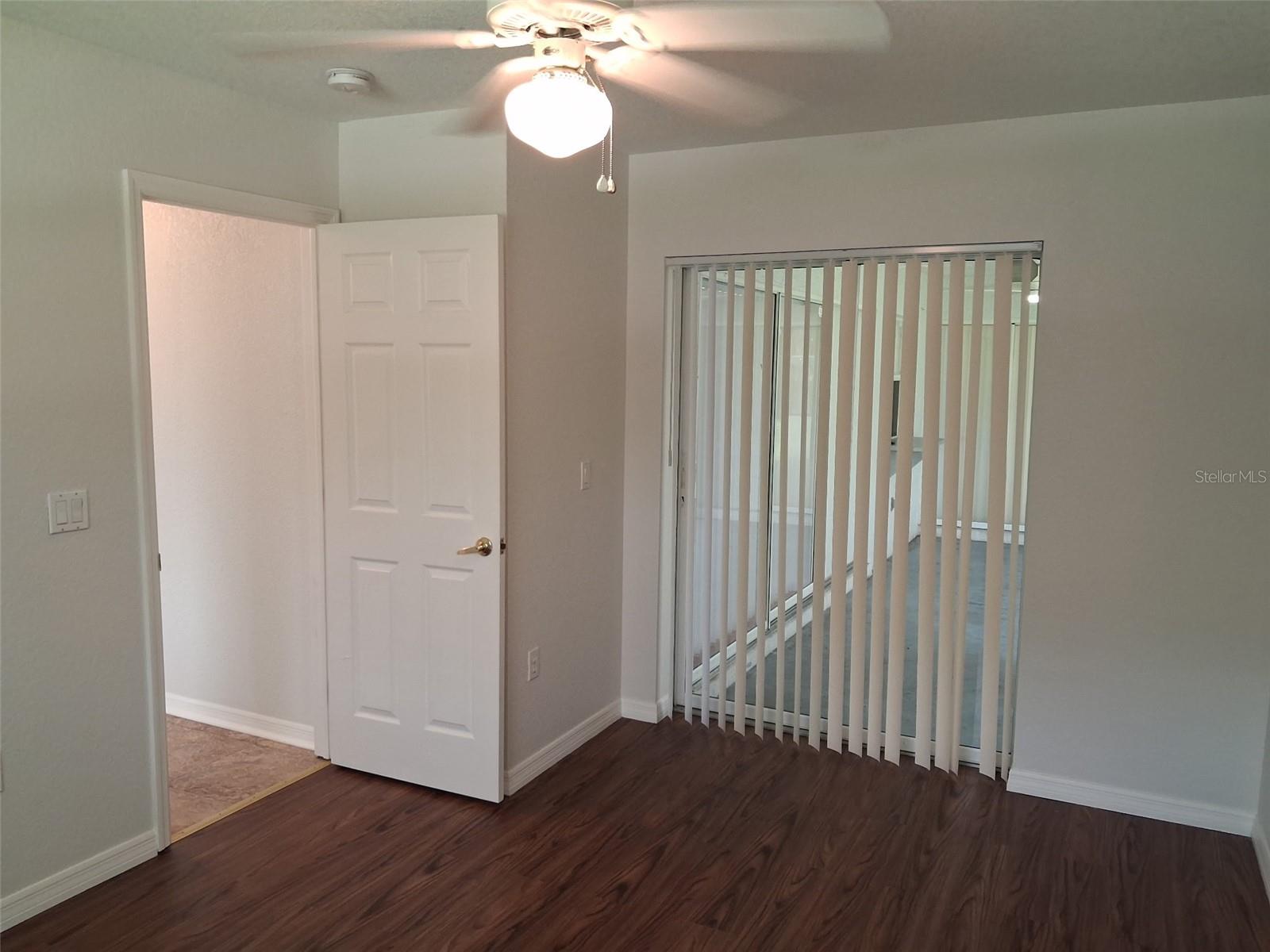 2420 Dumont Ln Property Photo 14