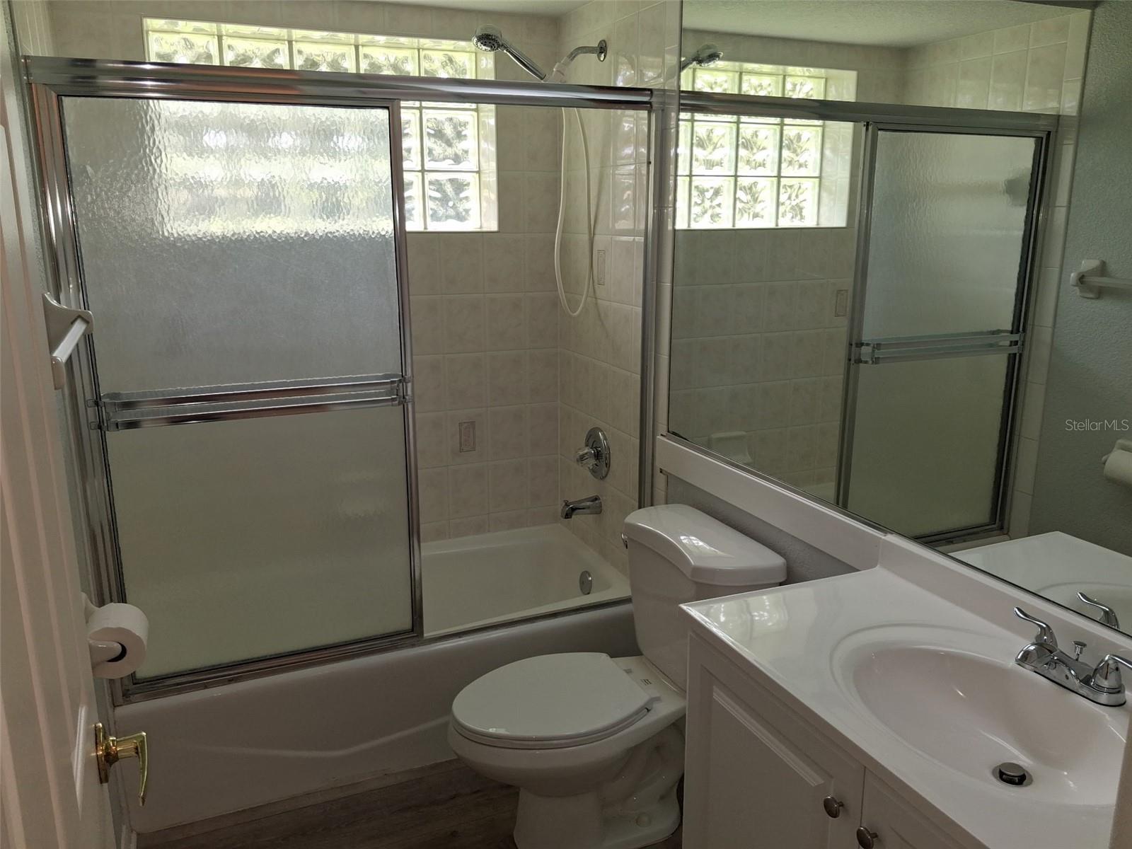 2420 Dumont Ln Property Photo 15