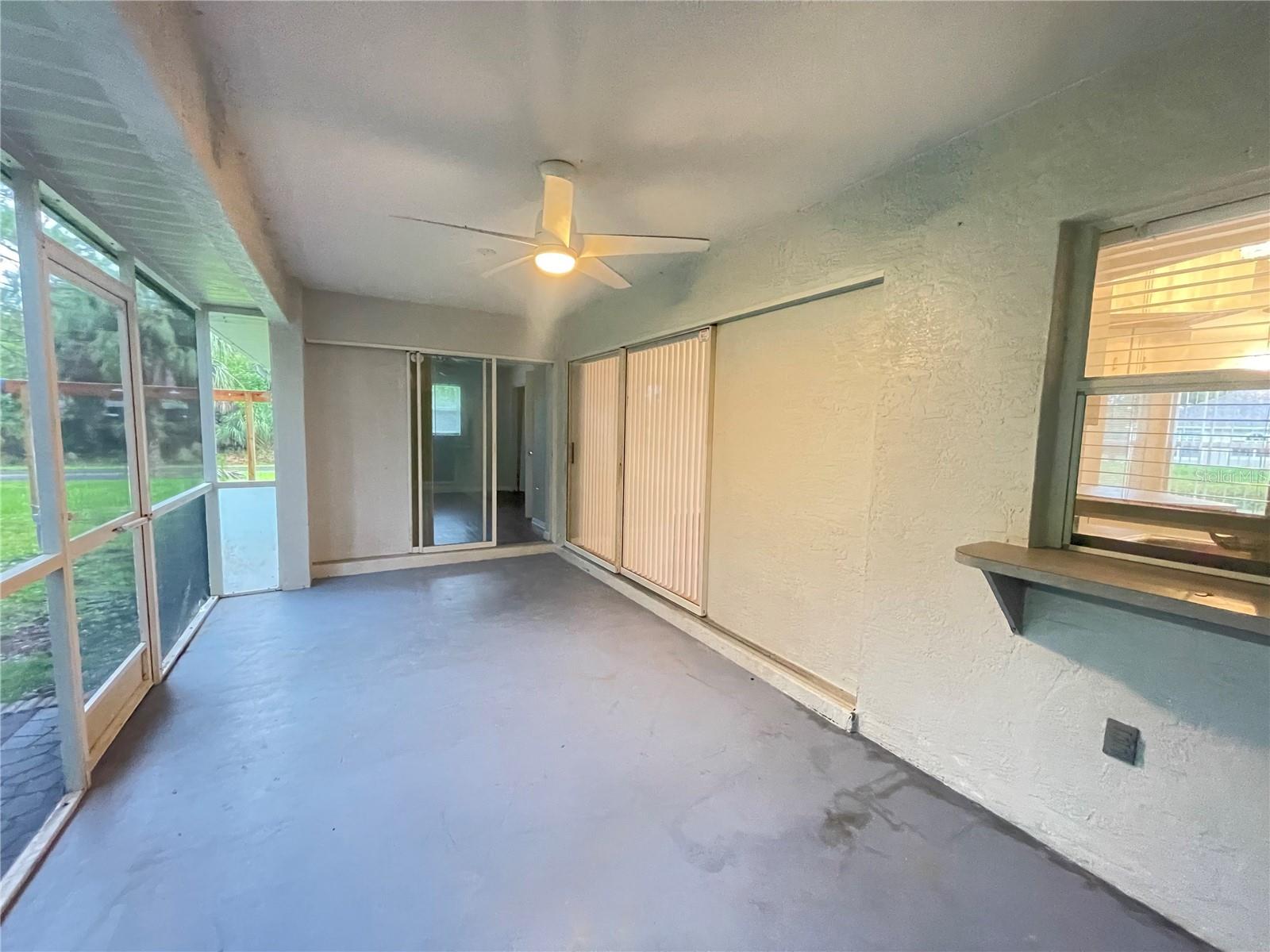 2420 Dumont Ln Property Photo 19