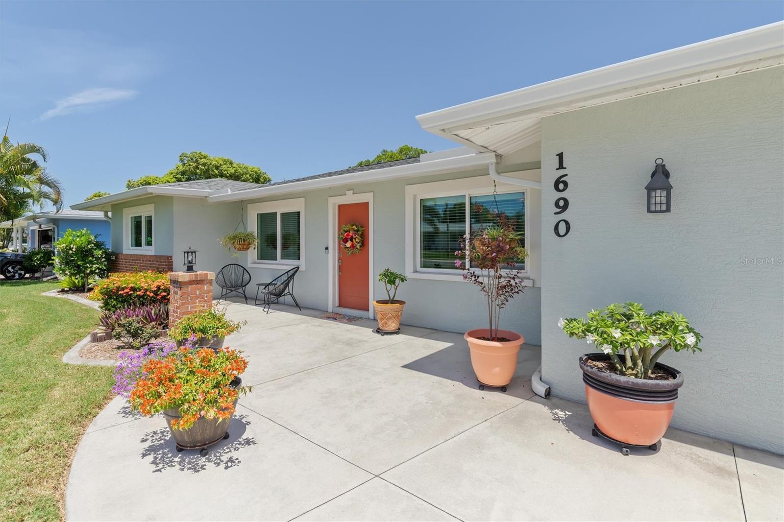 1690 Edith Ave Property Photo 4