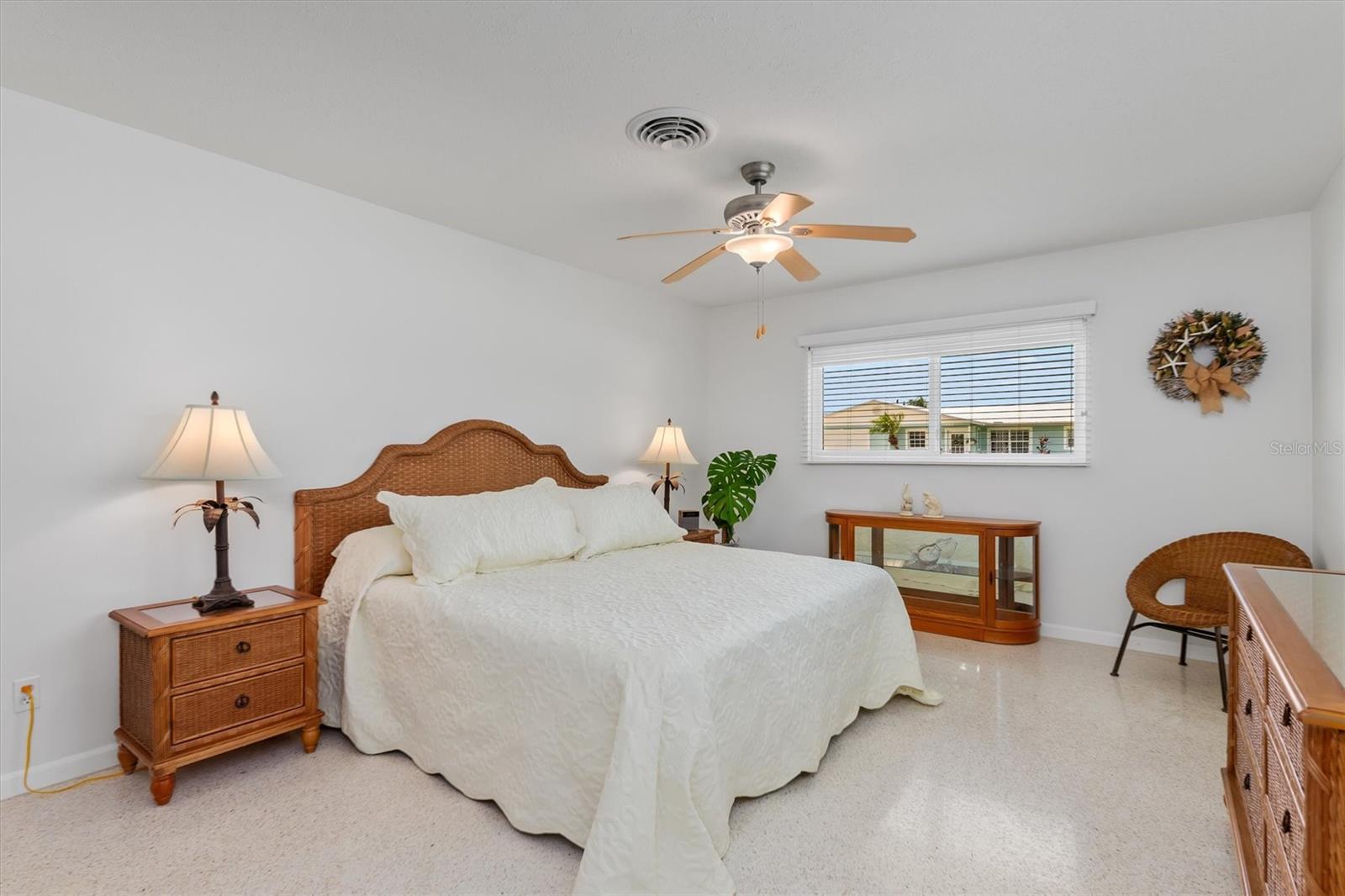 1690 Edith Ave Property Photo 15