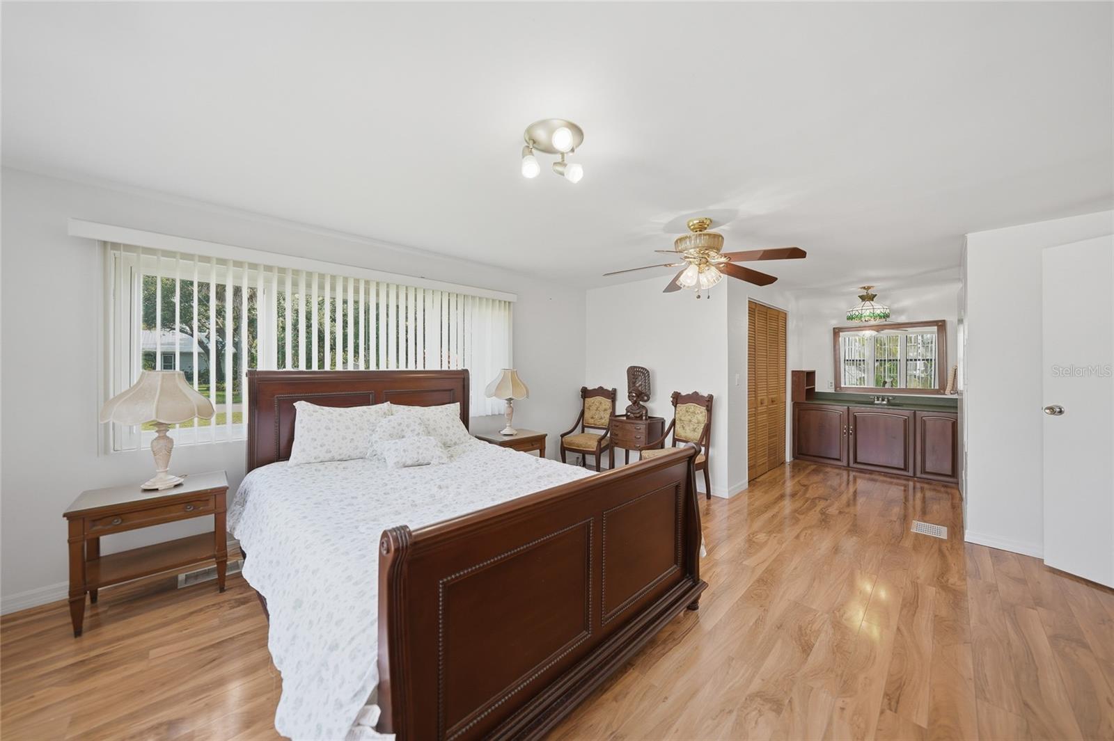 1230 Seahorse Ln Property Photo 13