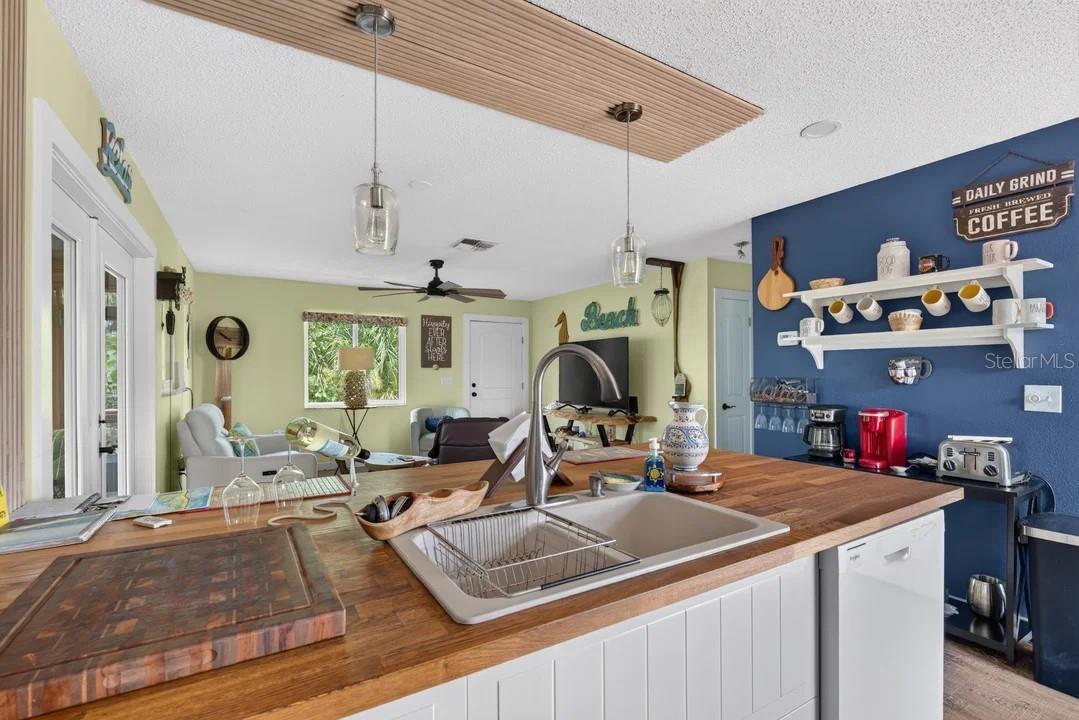 9602 Doubloon Trl Property Photo 16