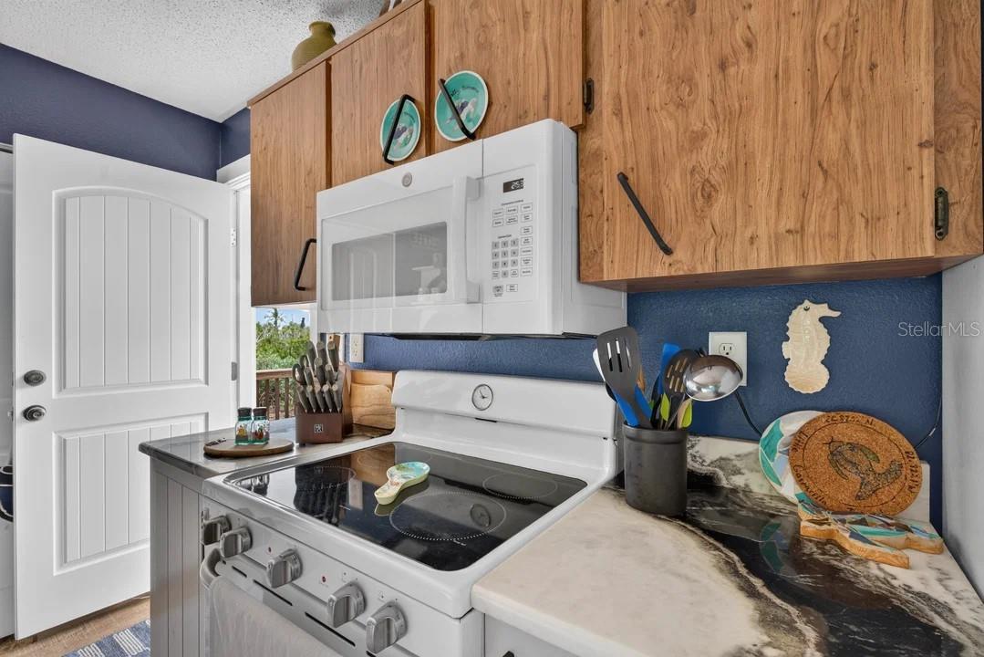 9602 Doubloon Trl Property Photo 17