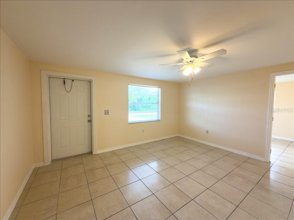 11432 Poplin Ave #a Property Photo 4