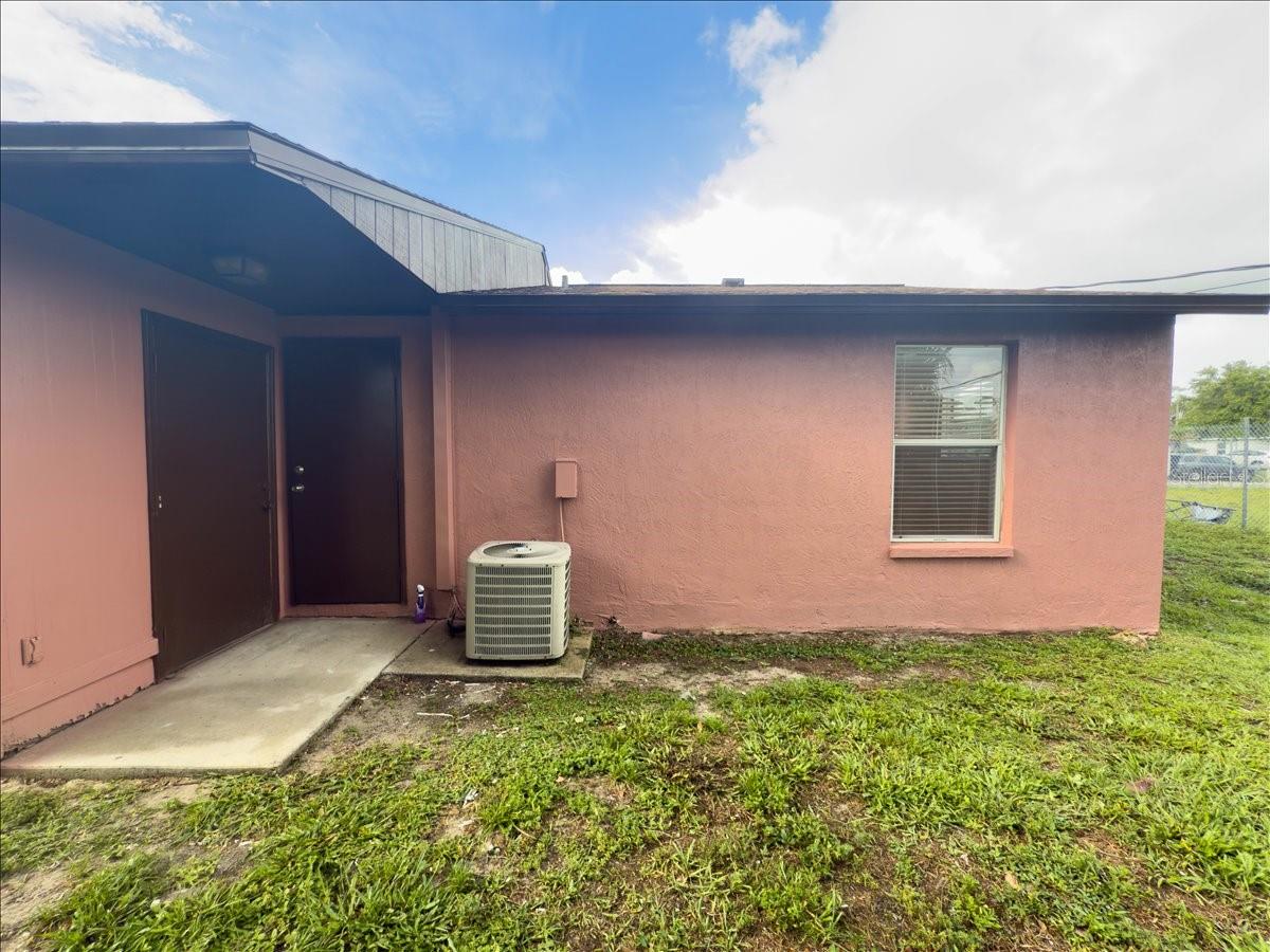 11432 Poplin Ave #a Property Photo 14