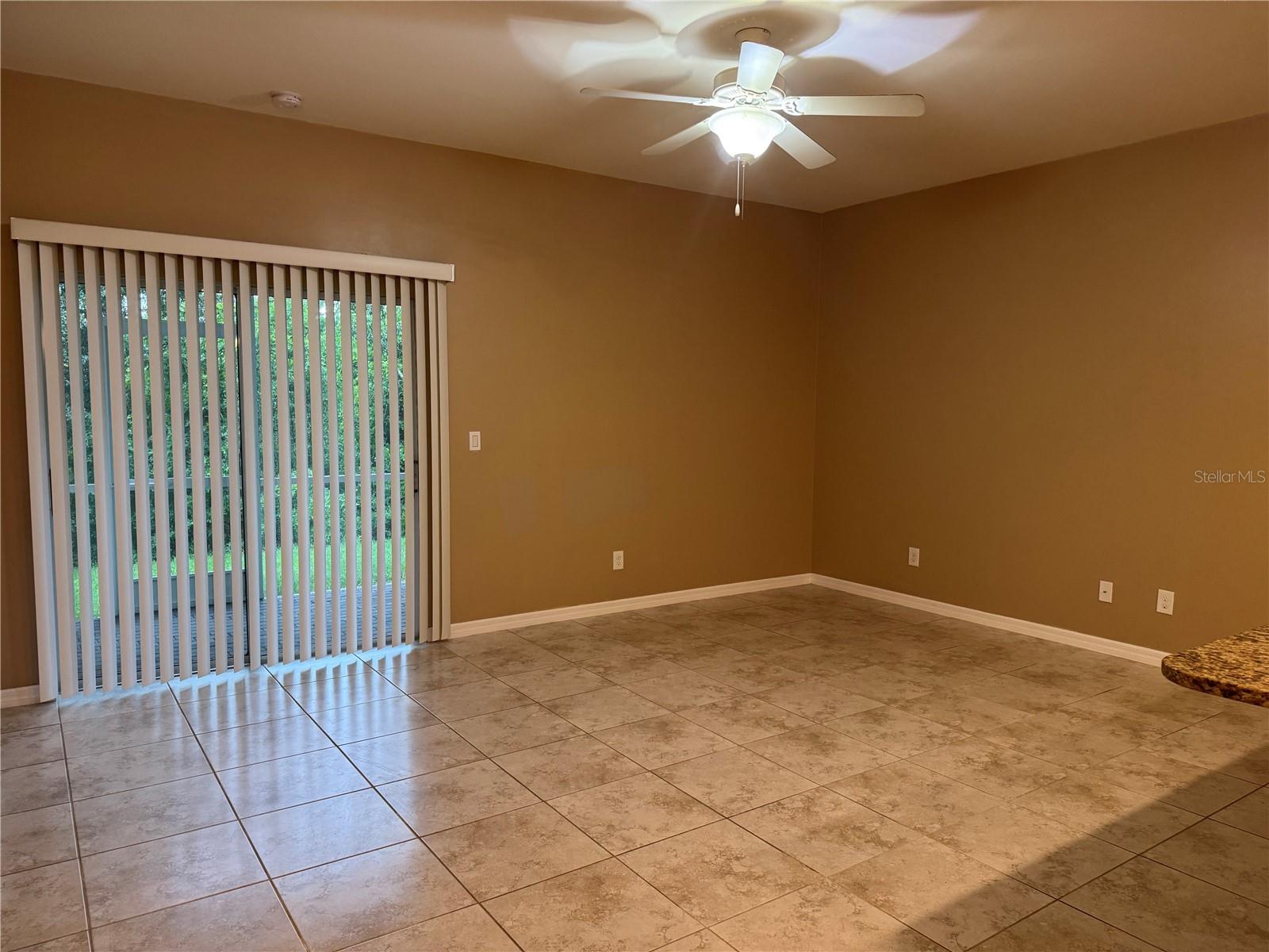 26077 Sandhill Blvd Property Photo 7