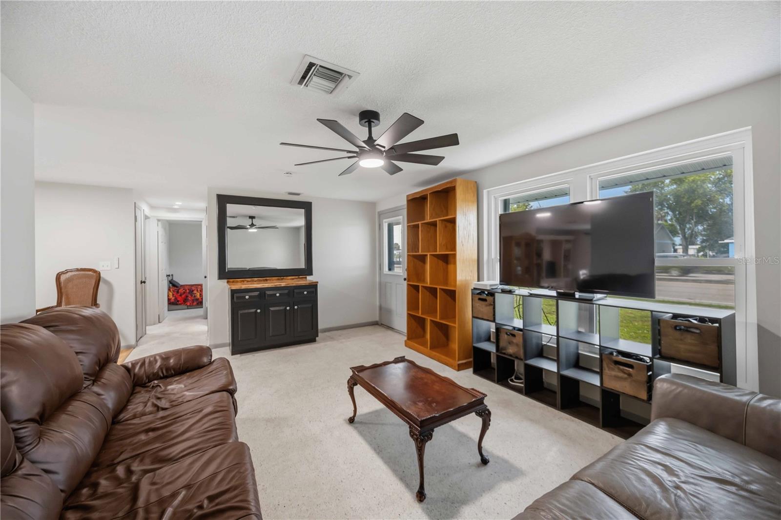21298 Midway Blvd Property Photo 6