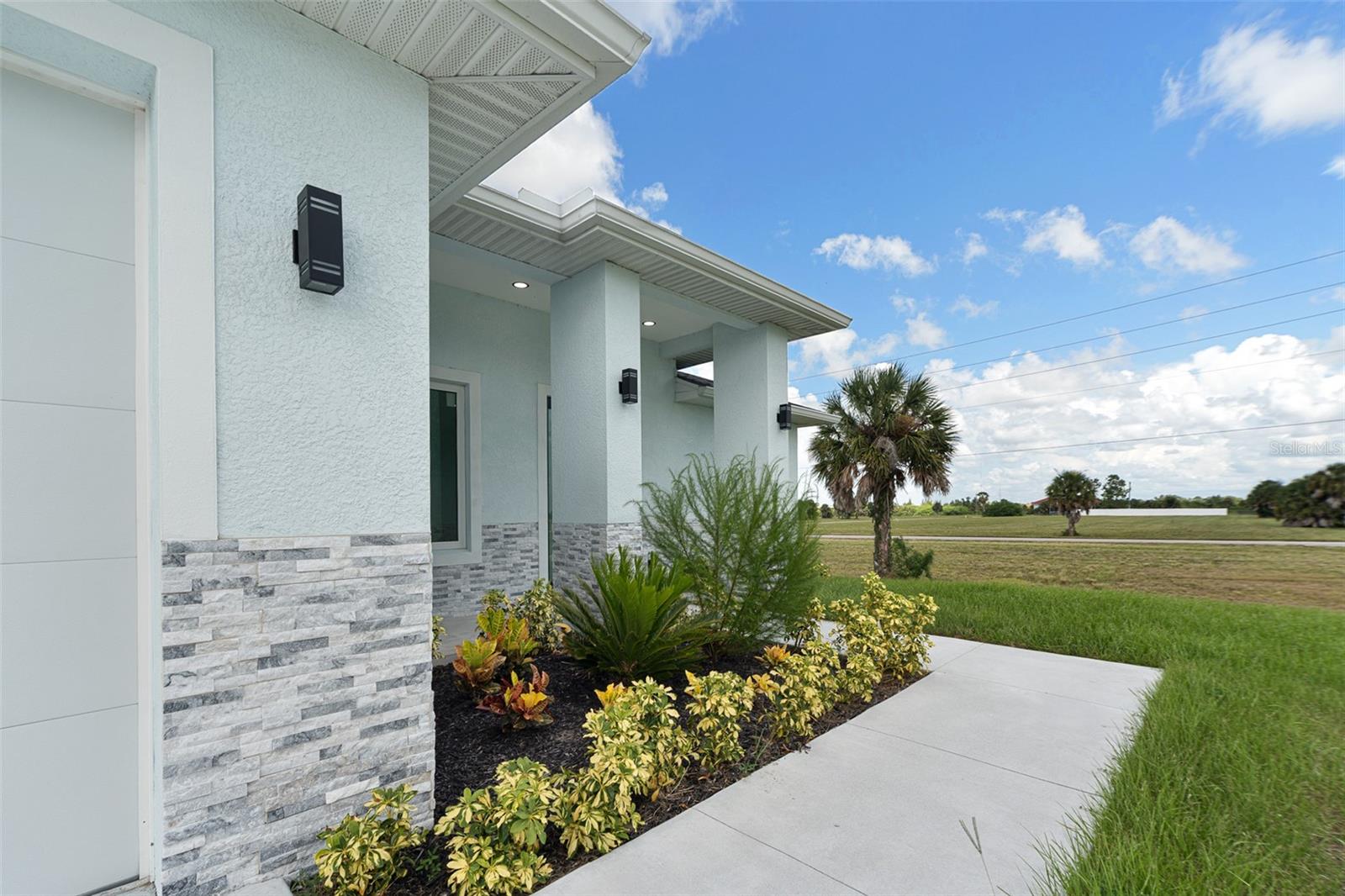 13 Teak Ln Property Photo 3