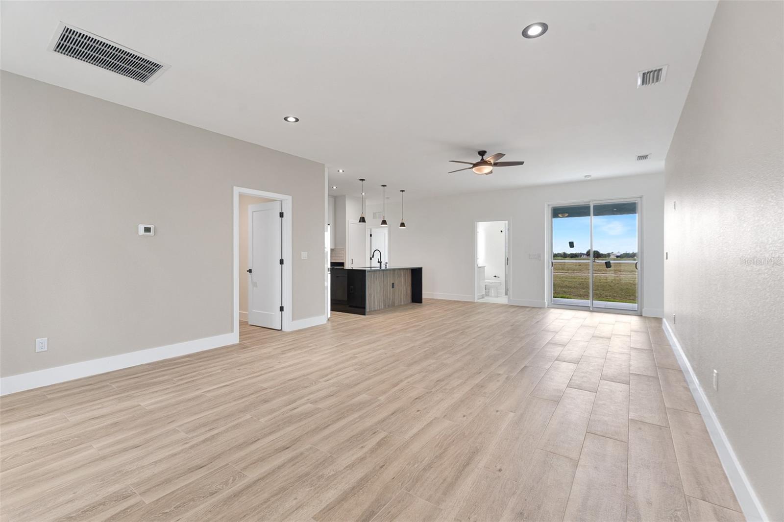 13 Teak Ln Property Photo 6