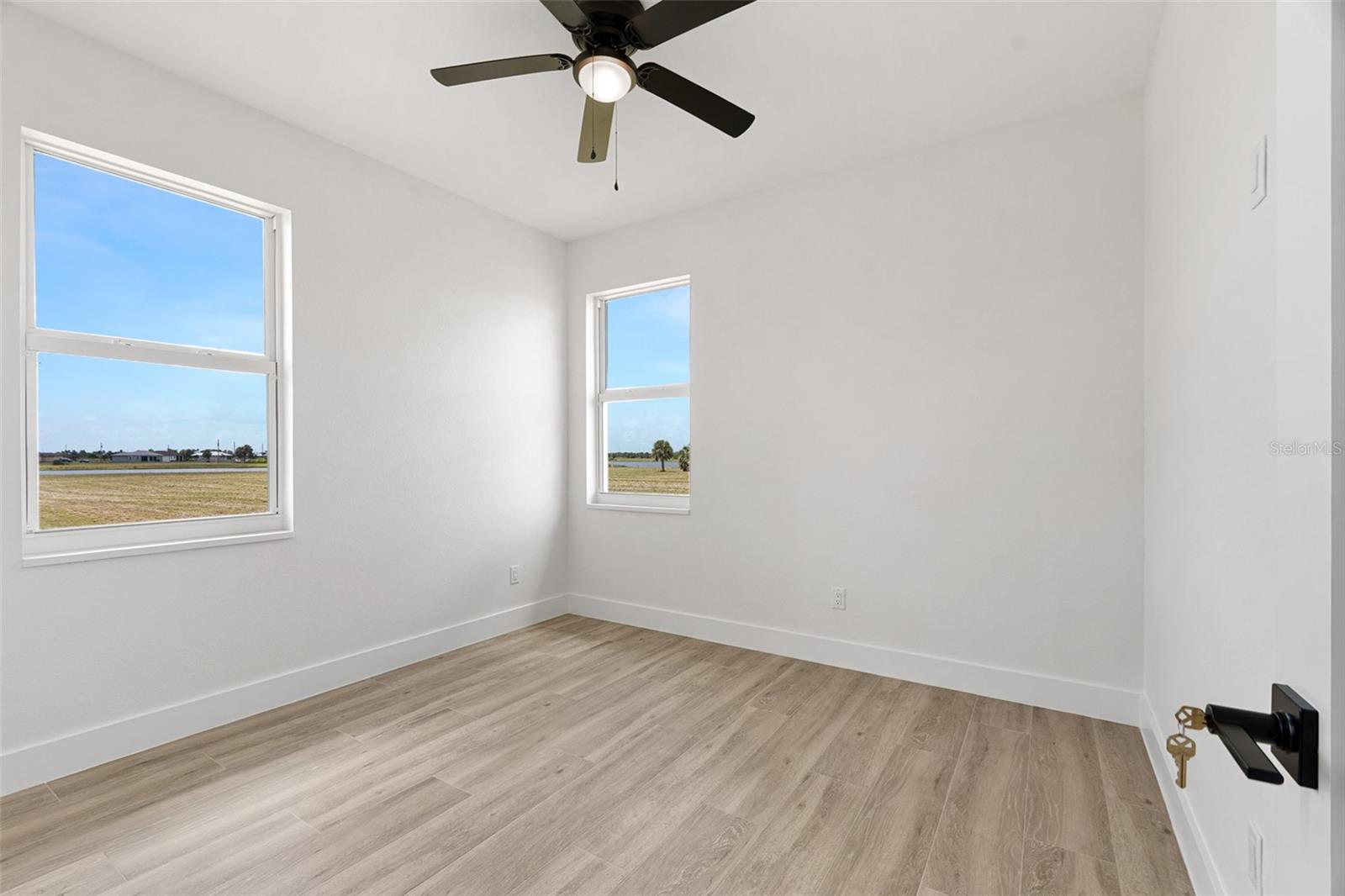 13 Teak Ln Property Photo 33