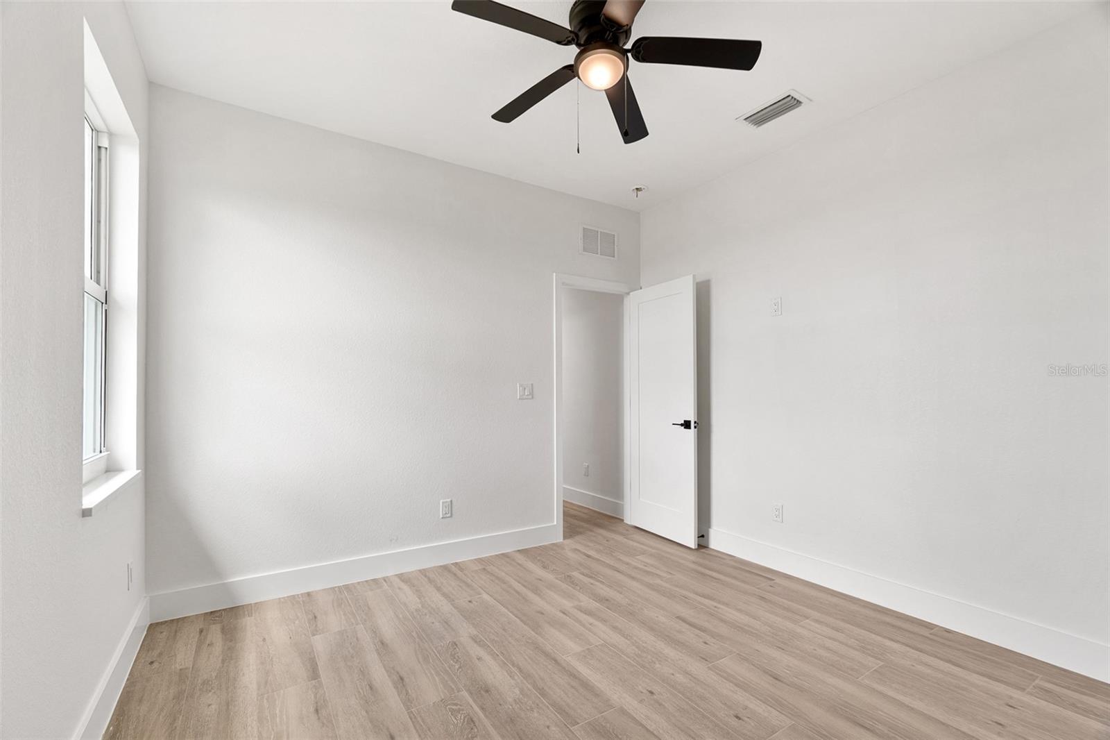 13 Teak Ln Property Photo 38