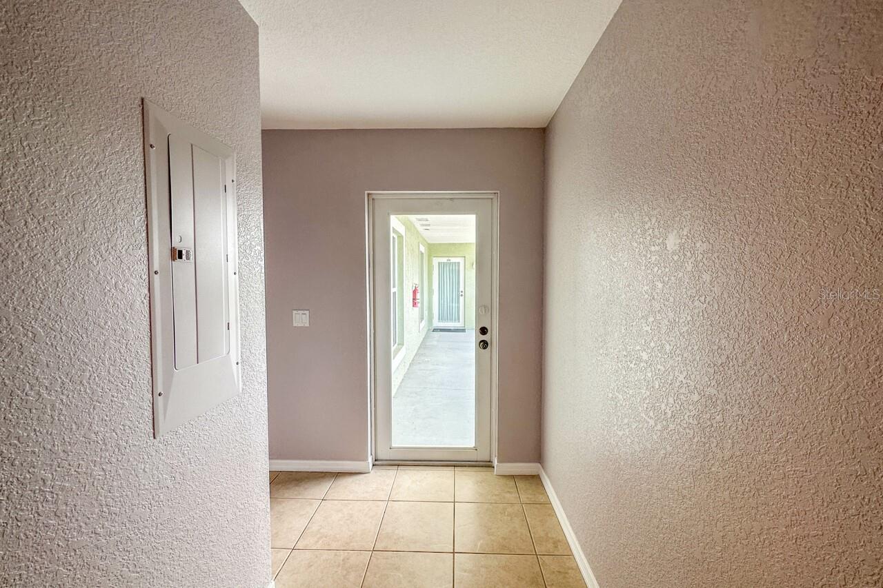 8100 Memory Ln #208 Property Photo 5