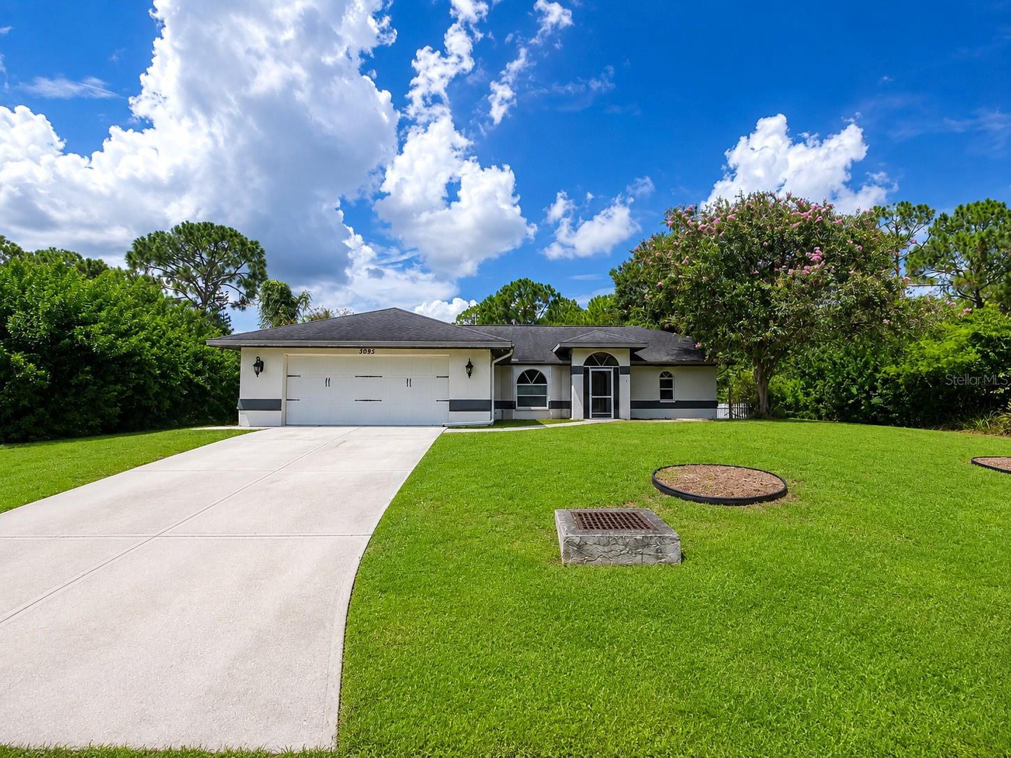 D6148512 Property Photo 1