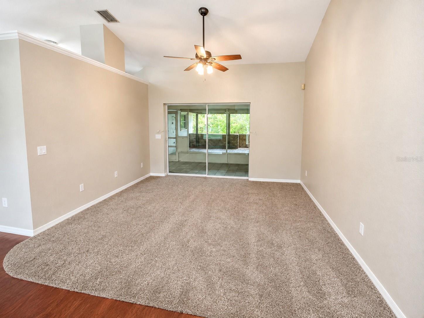 D6148512 Property Photo 2