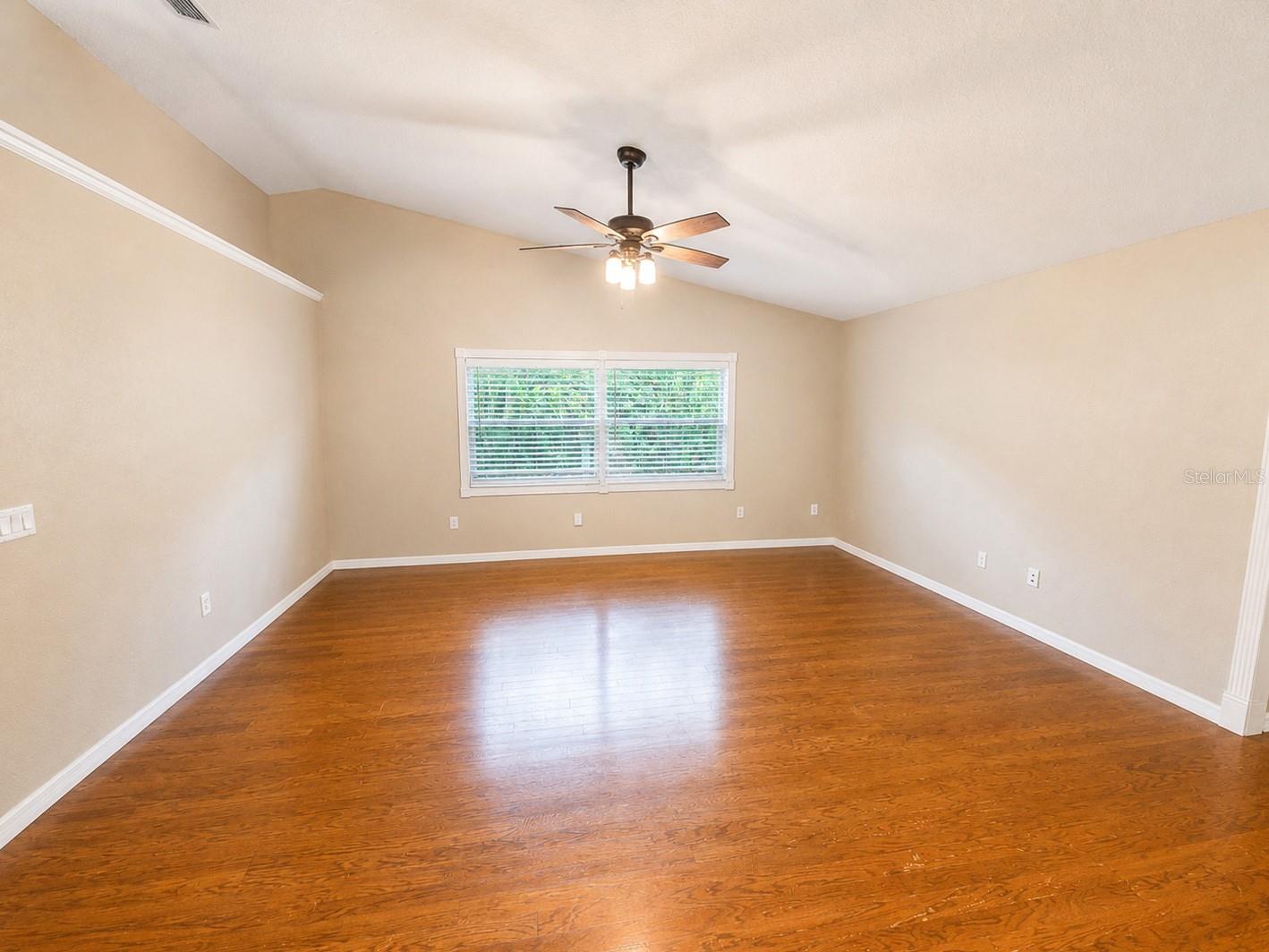 D6148512 Property Photo 10