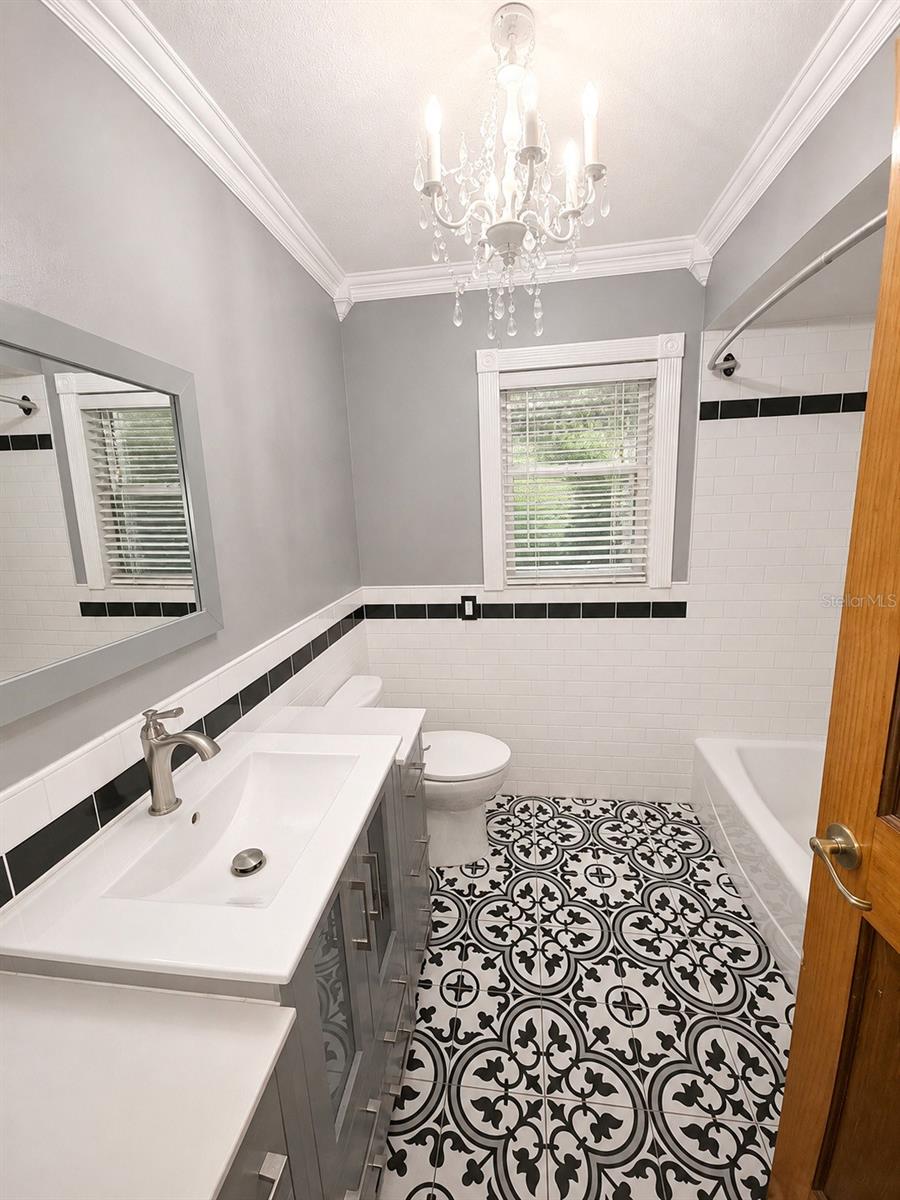 D6148512 Property Photo 16