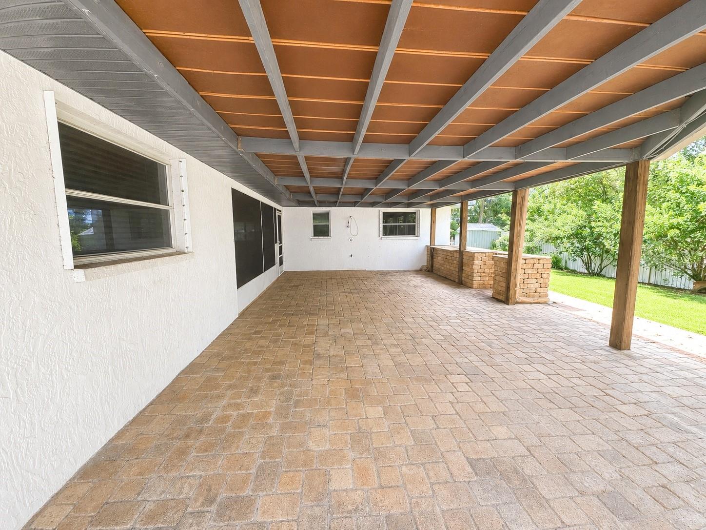 D6148512 Property Photo 34