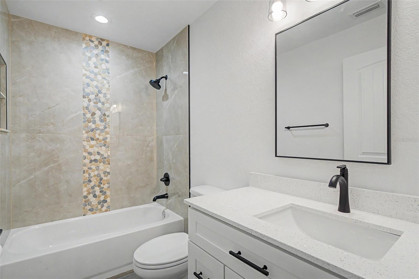 3921 Dauphine St Property Photo 14