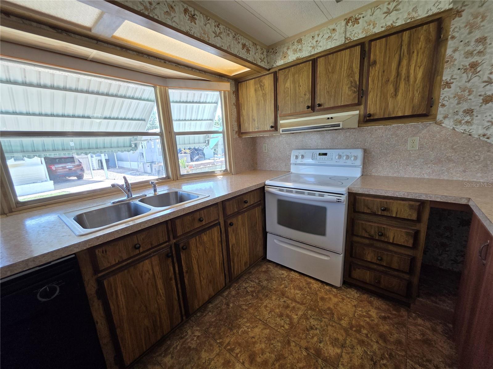 1800 Englewood Rd #146 Property Photo 16