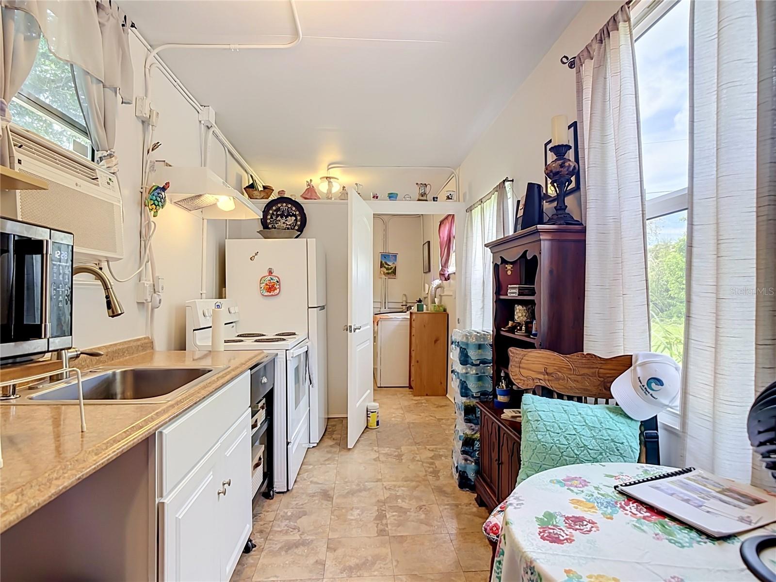 15427 Lime Dr Property Photo 8