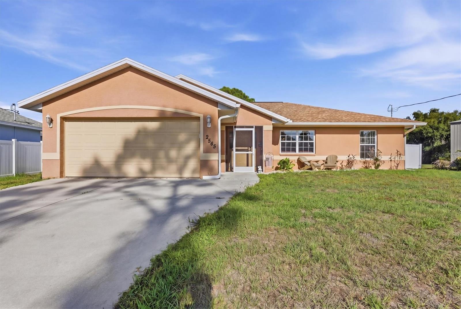 2565 Clovelon St Property Photo