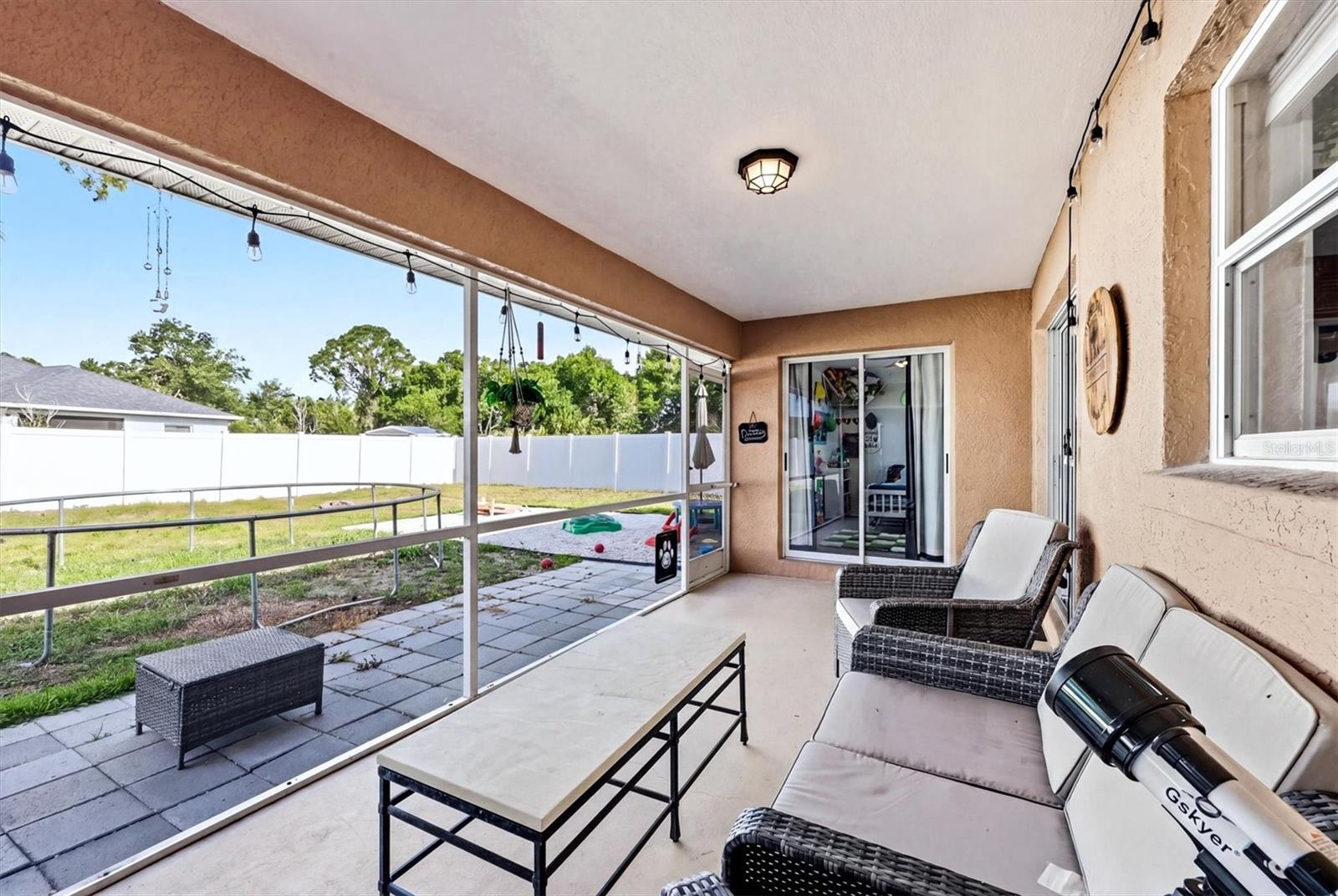 2565 Clovelon St Property Photo 4