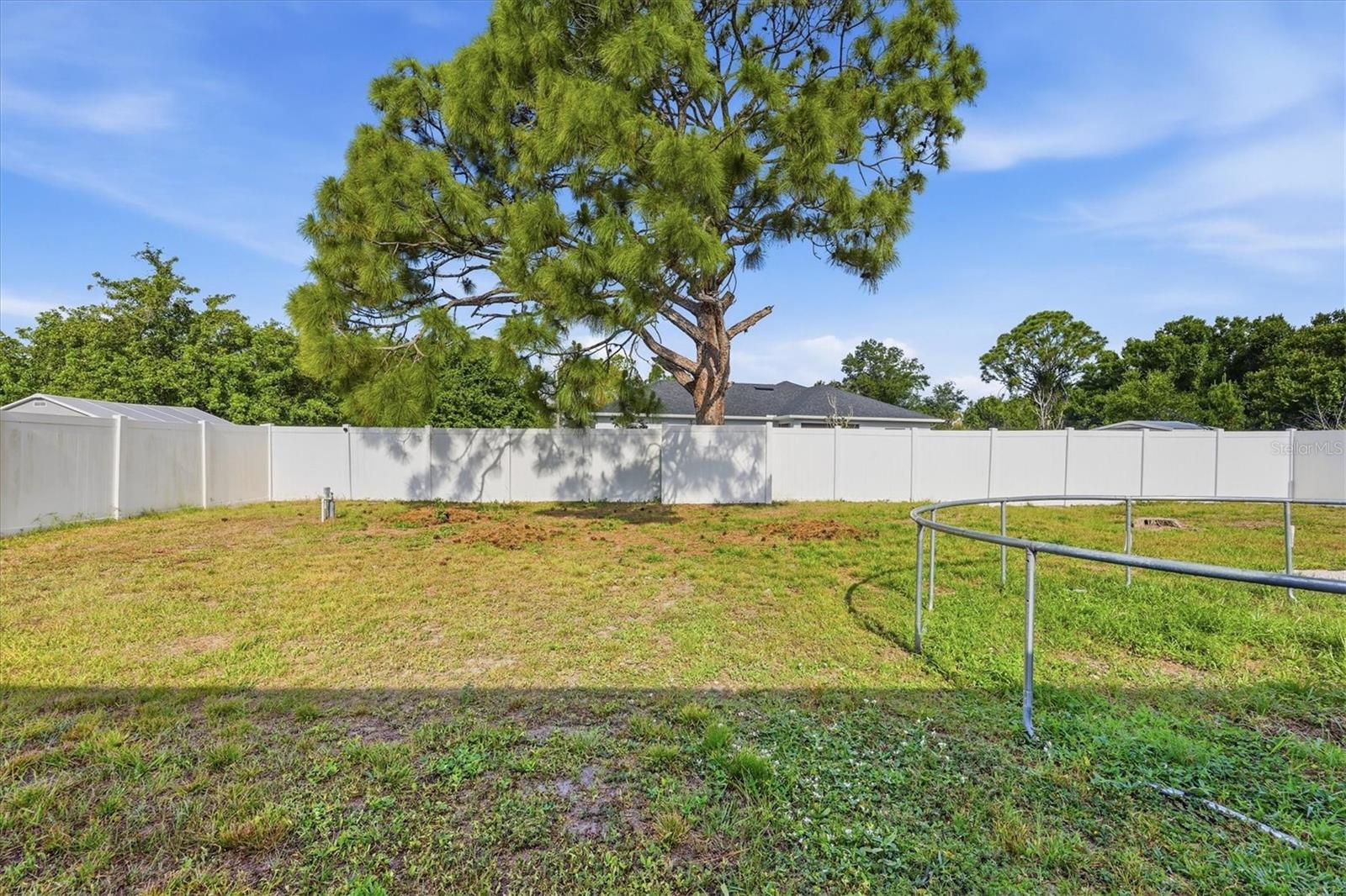 2565 Clovelon St Property Photo 5