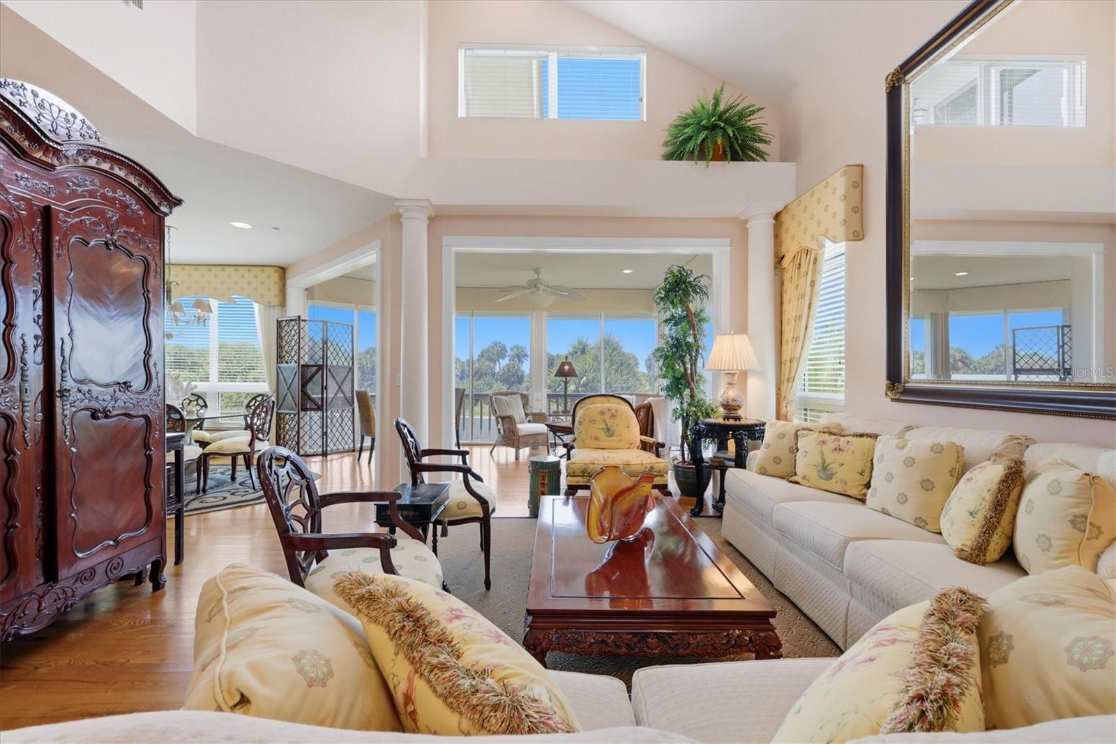 700 S Harbor Dr Property Photo 8