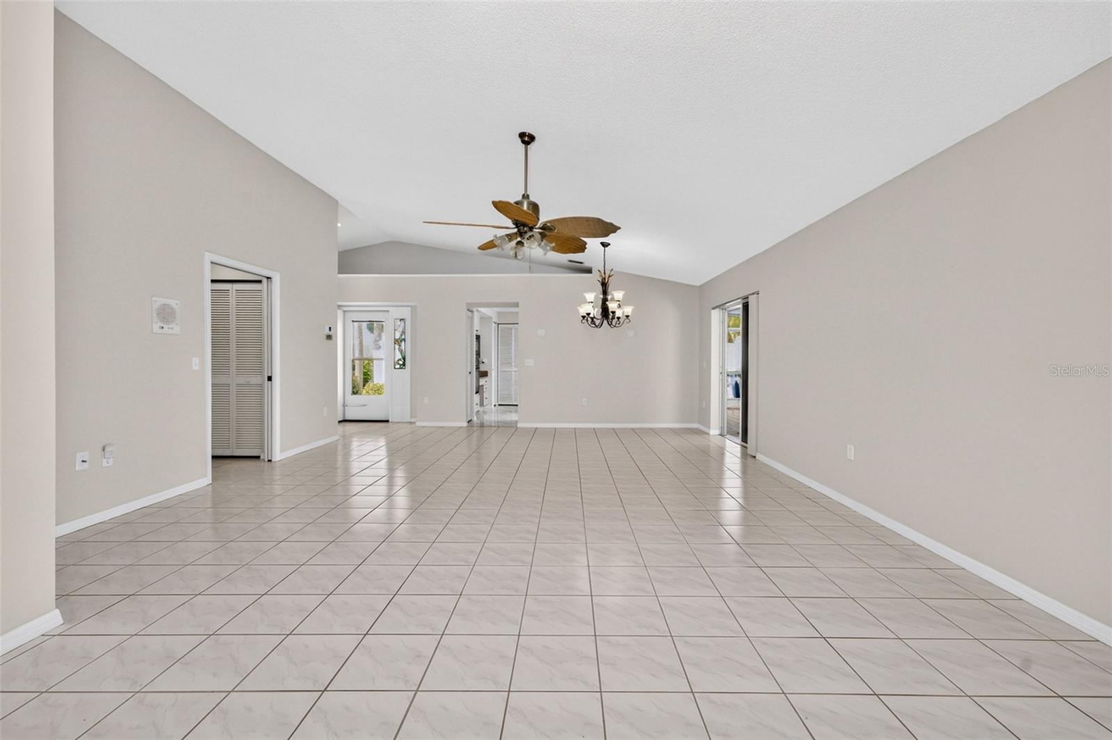 718 Brightside Crescent Dr #10 Property Photo 8