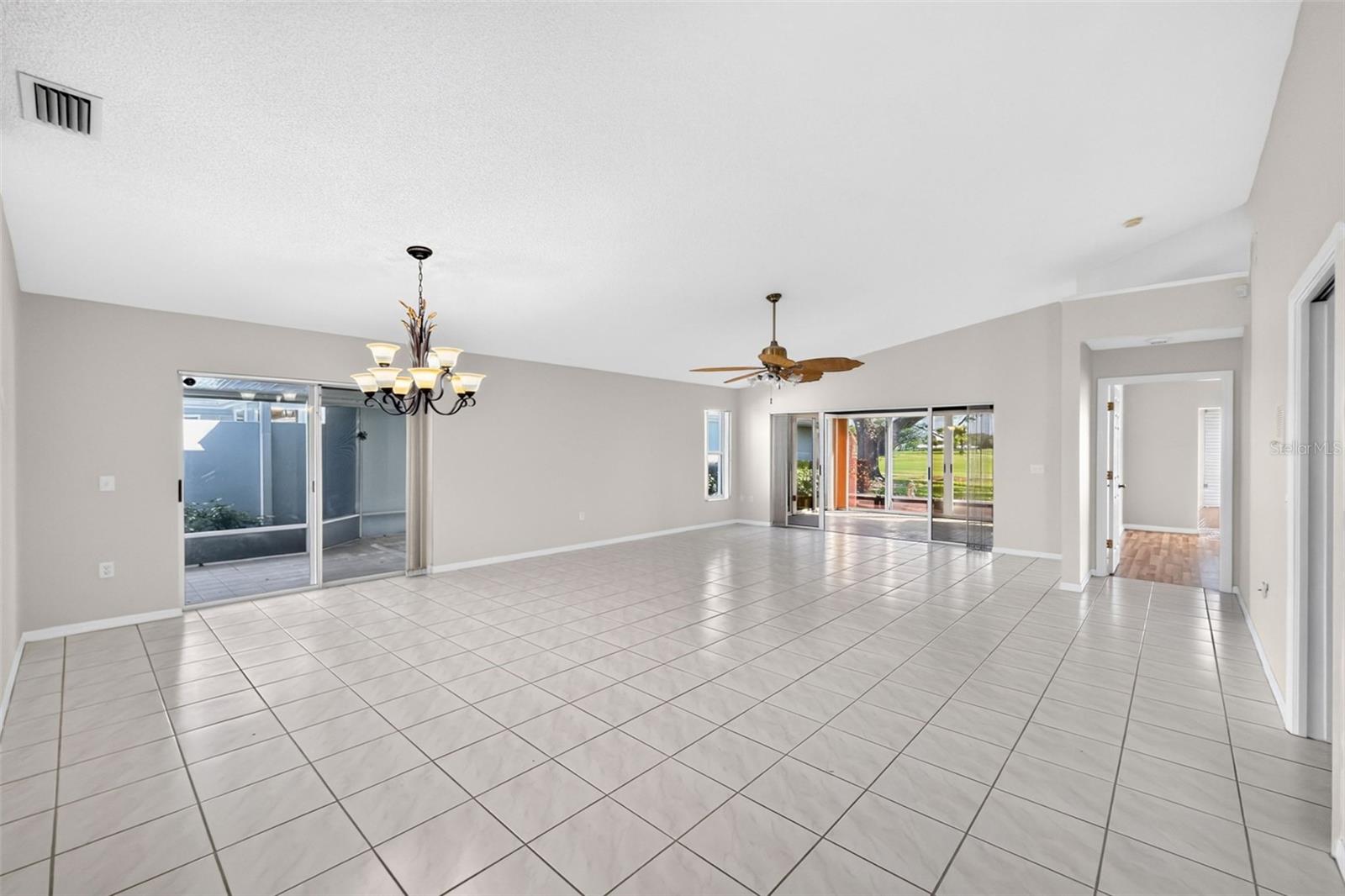 718 Brightside Crescent Dr #10 Property Photo 10