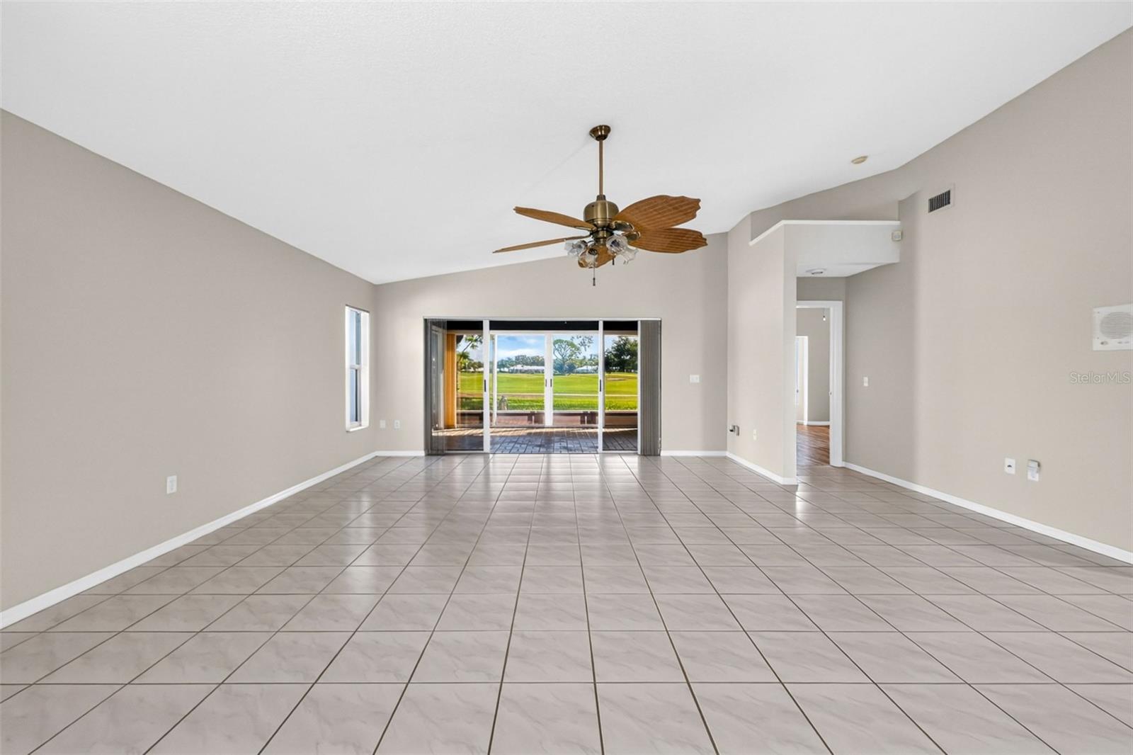 718 Brightside Crescent Dr #10 Property Photo 14