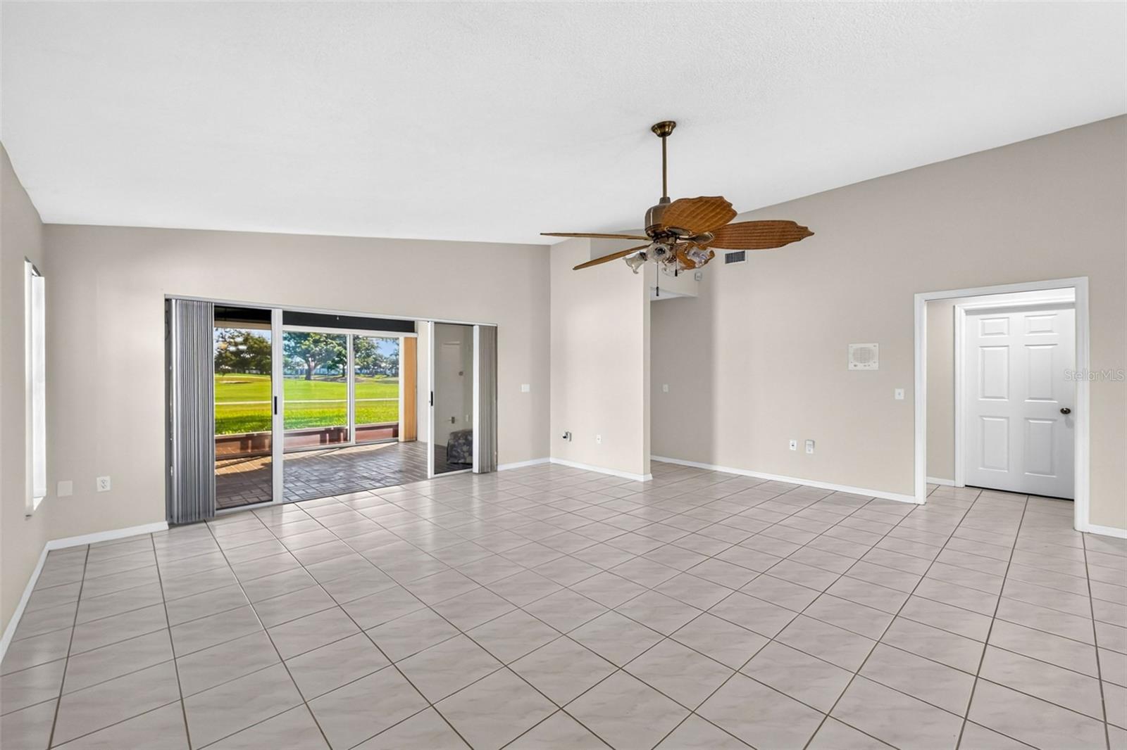 718 Brightside Crescent Dr #10 Property Photo 15