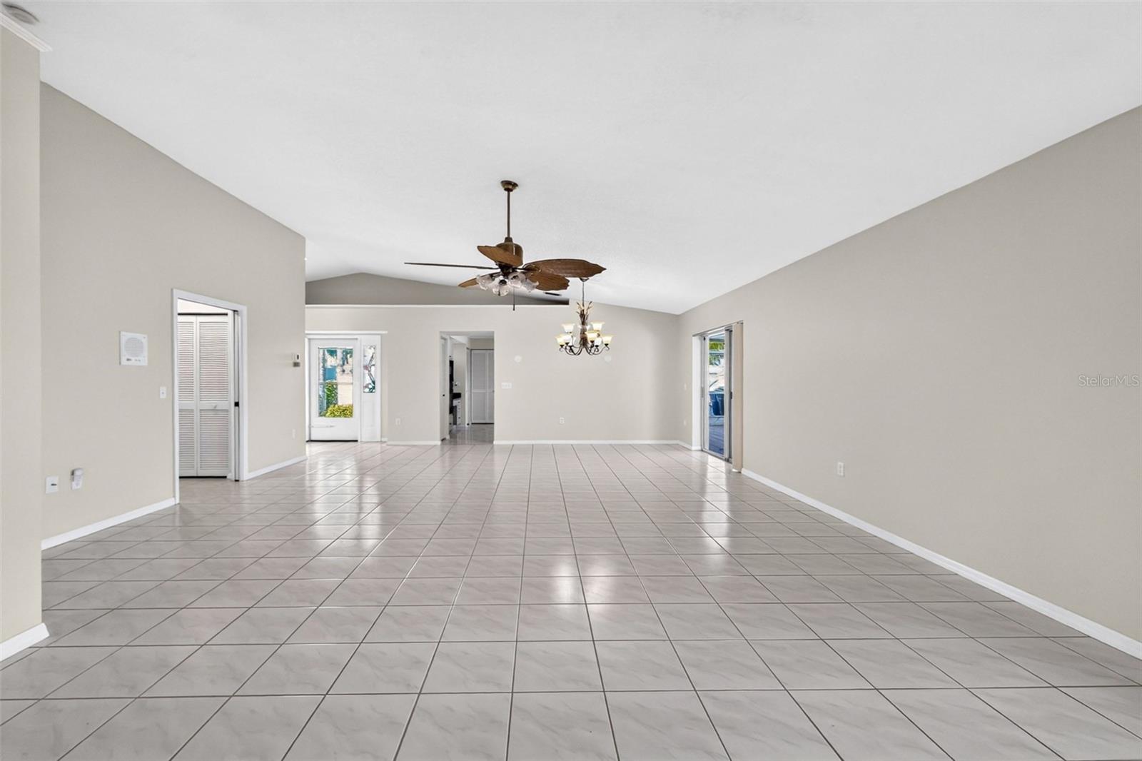 718 Brightside Crescent Dr #10 Property Photo 17