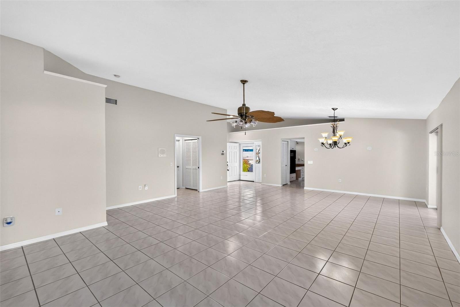 718 Brightside Crescent Dr #10 Property Photo 18
