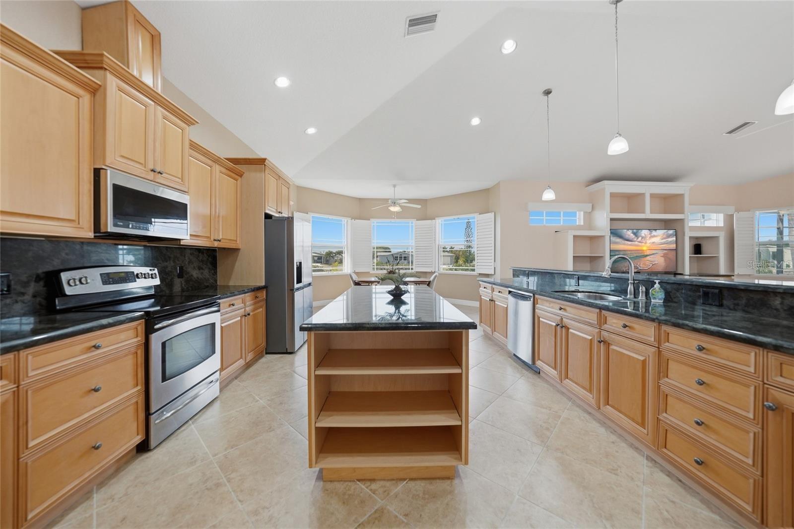 534 Canal Way Property Photo 21