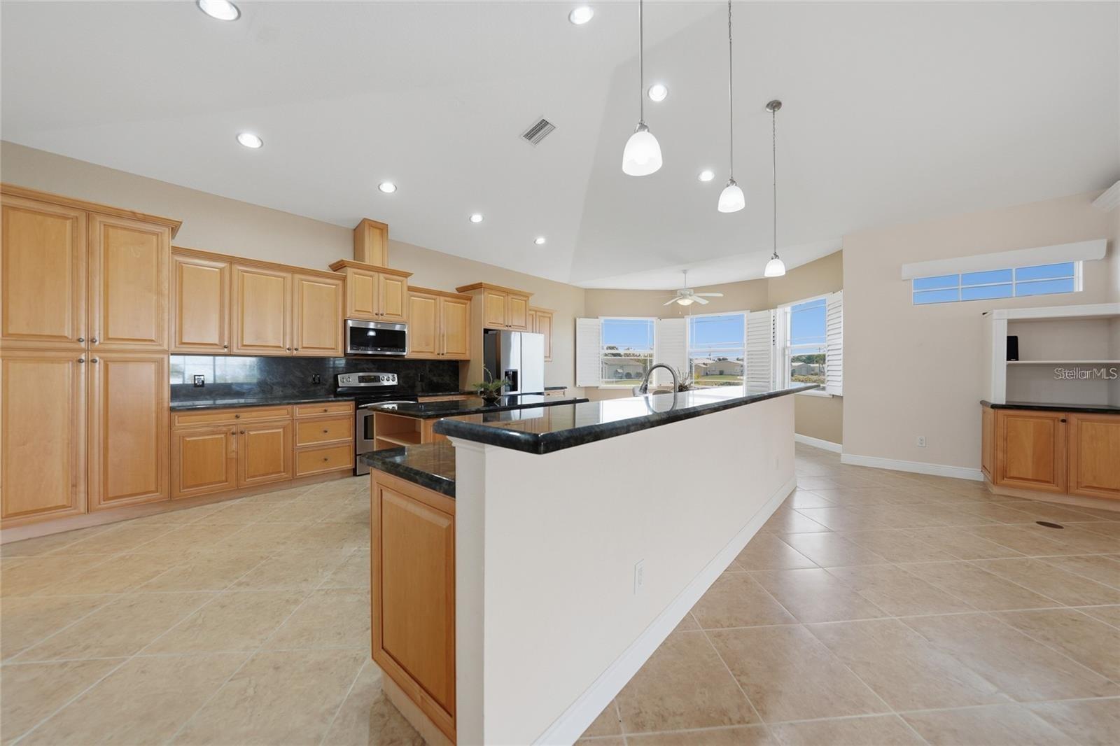 534 Canal Way Property Photo 24