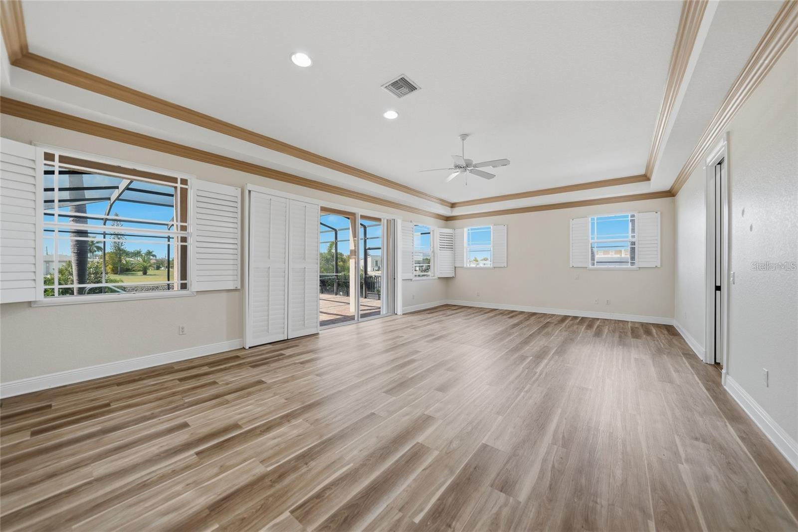 534 Canal Way Property Photo 32