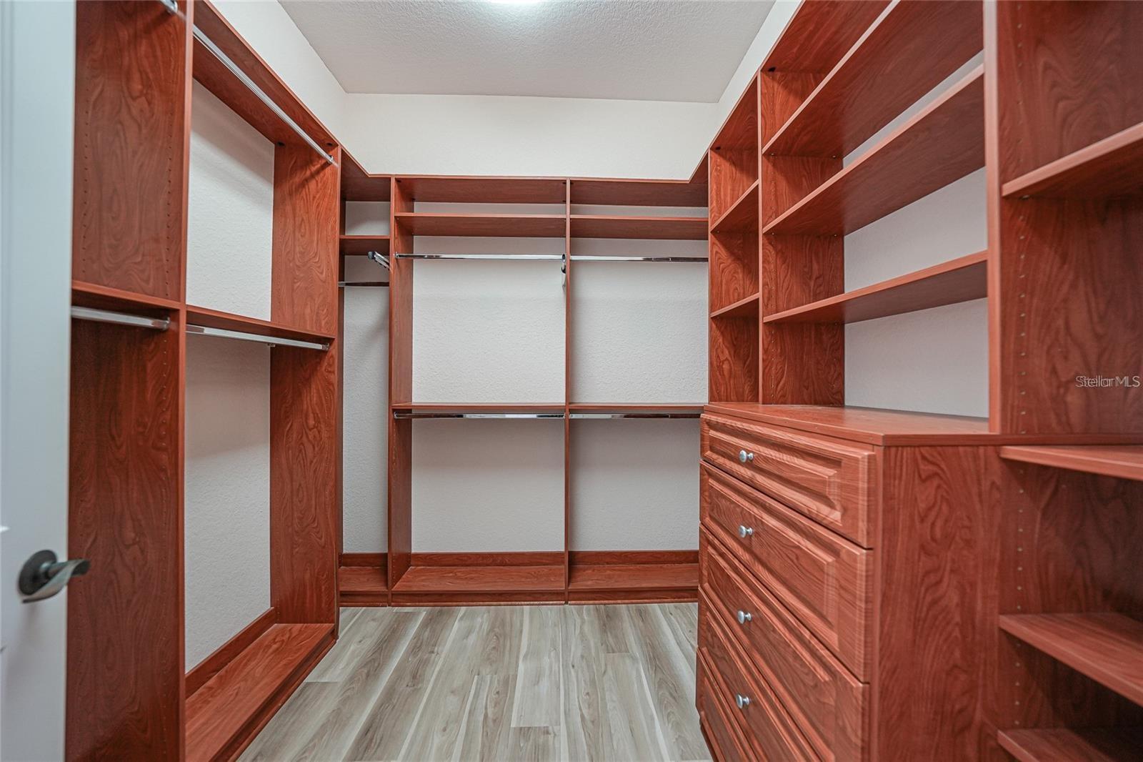 534 Canal Way Property Photo 54