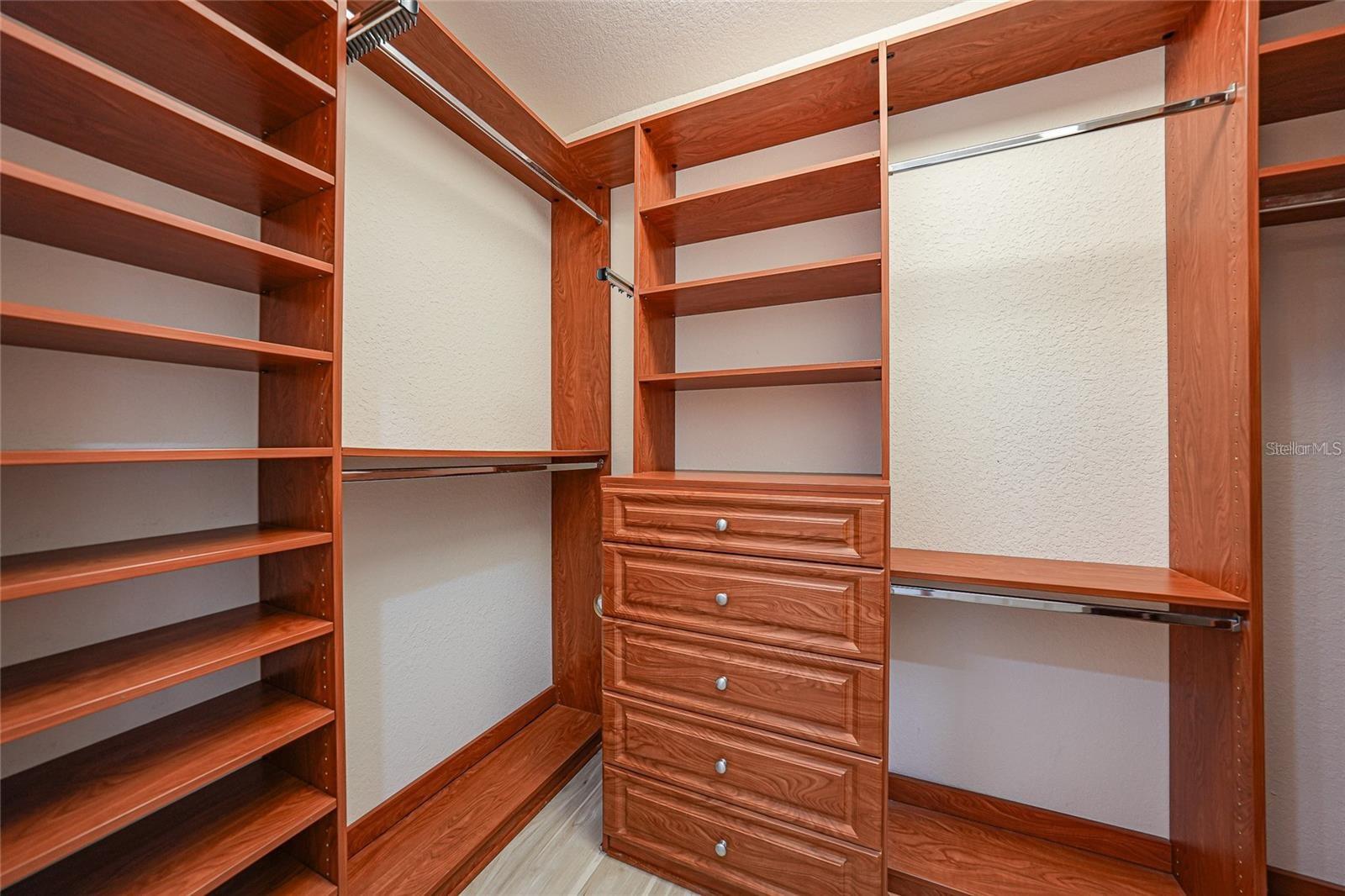 534 Canal Way Property Photo 55