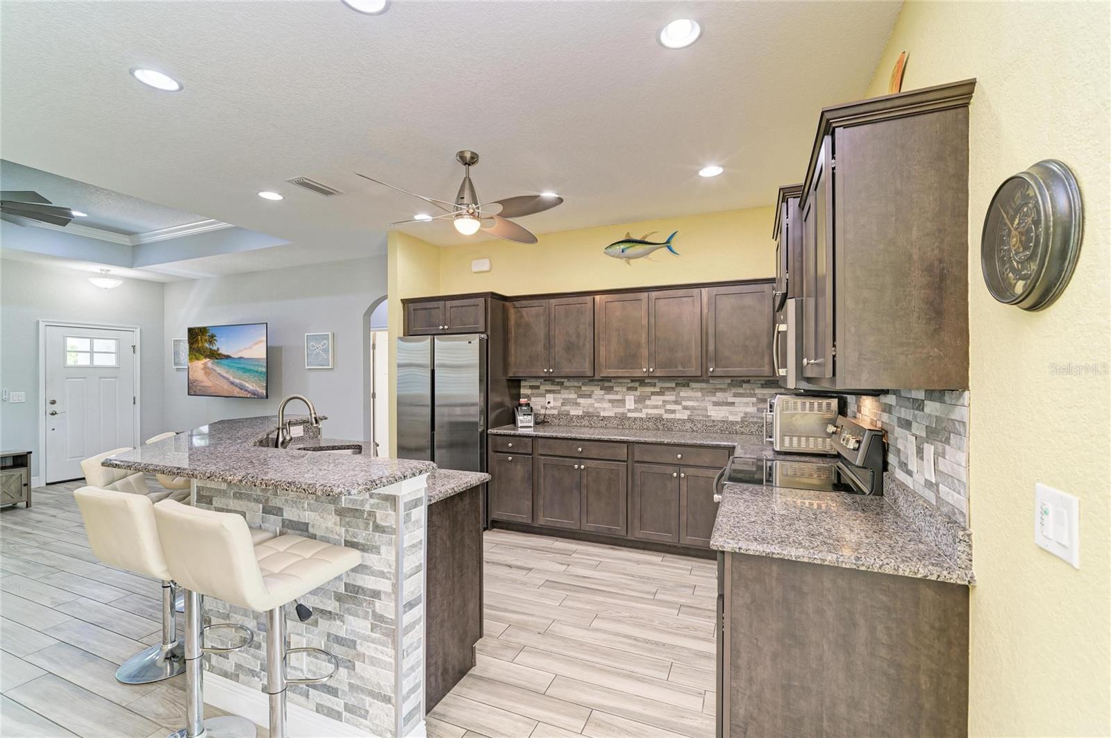 15040 Lyneburg Ave Property Photo 4