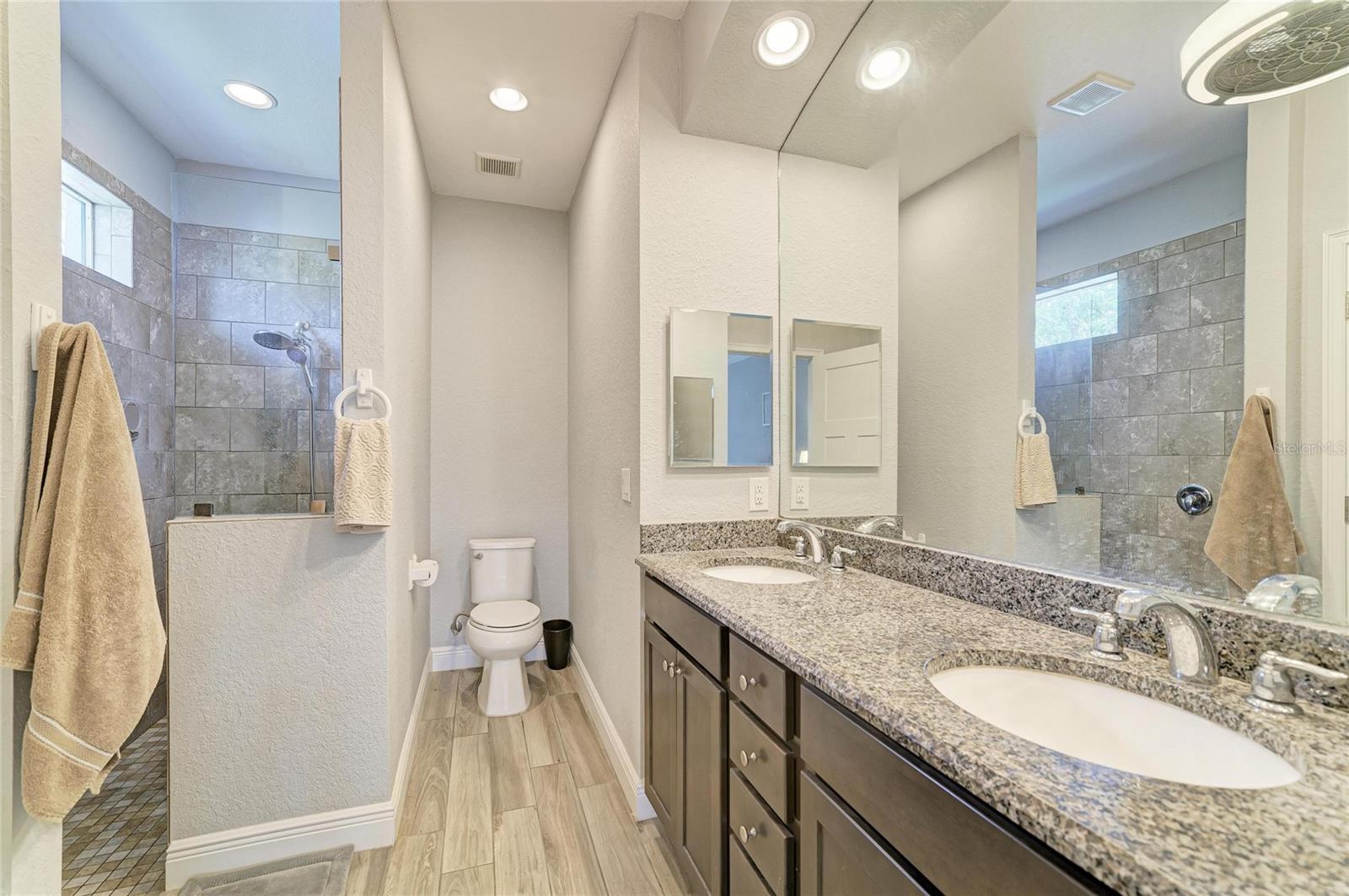 15040 Lyneburg Ave Property Photo 26