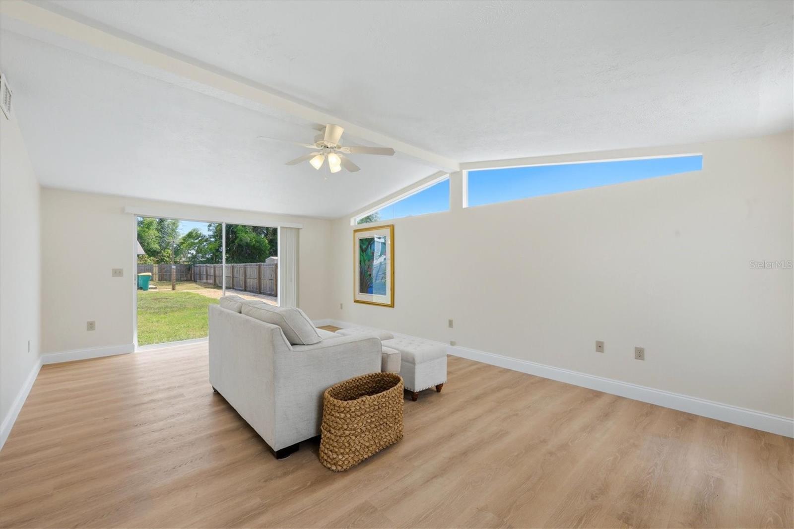 1157 South Ln Property Photo 6