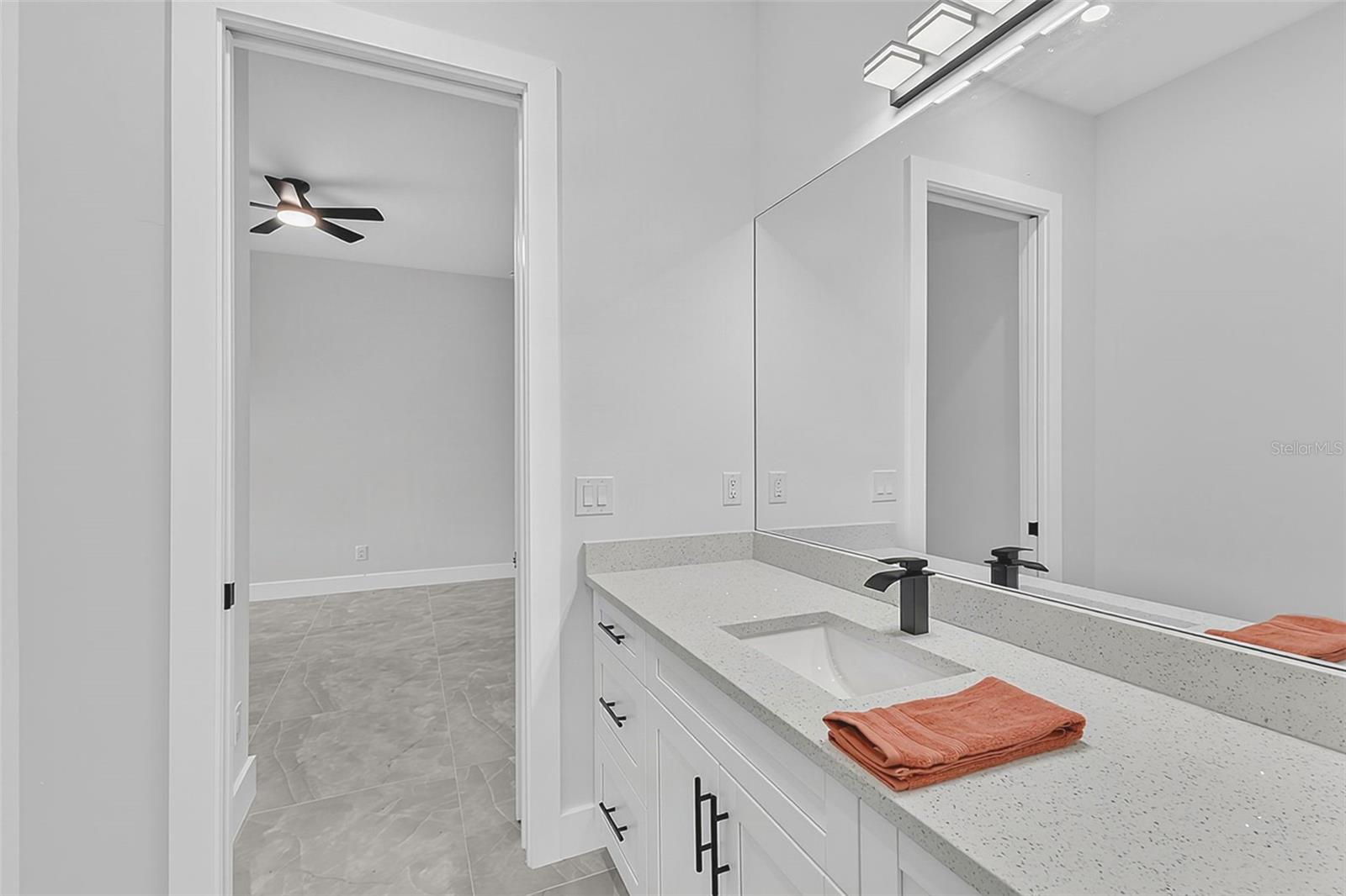 13332 Boabadilla Ln Property Photo 20