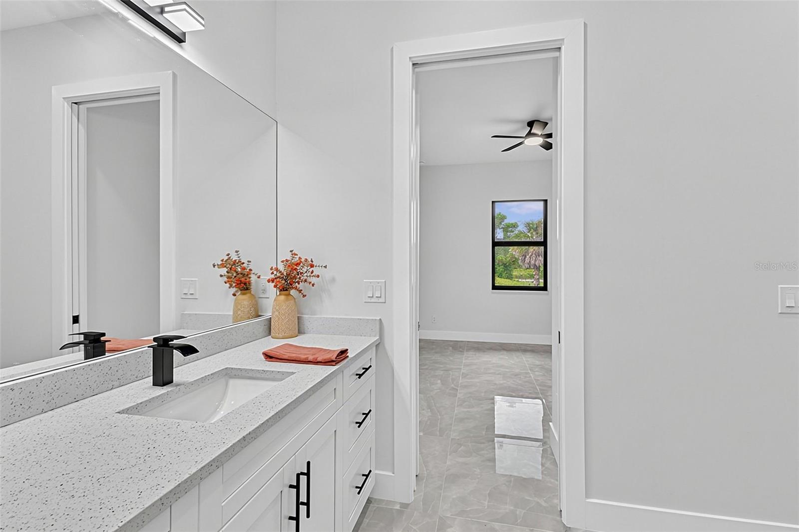 13332 Boabadilla Ln Property Photo 21