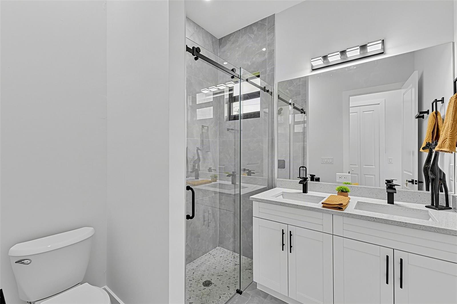 13332 Boabadilla Ln Property Photo 40